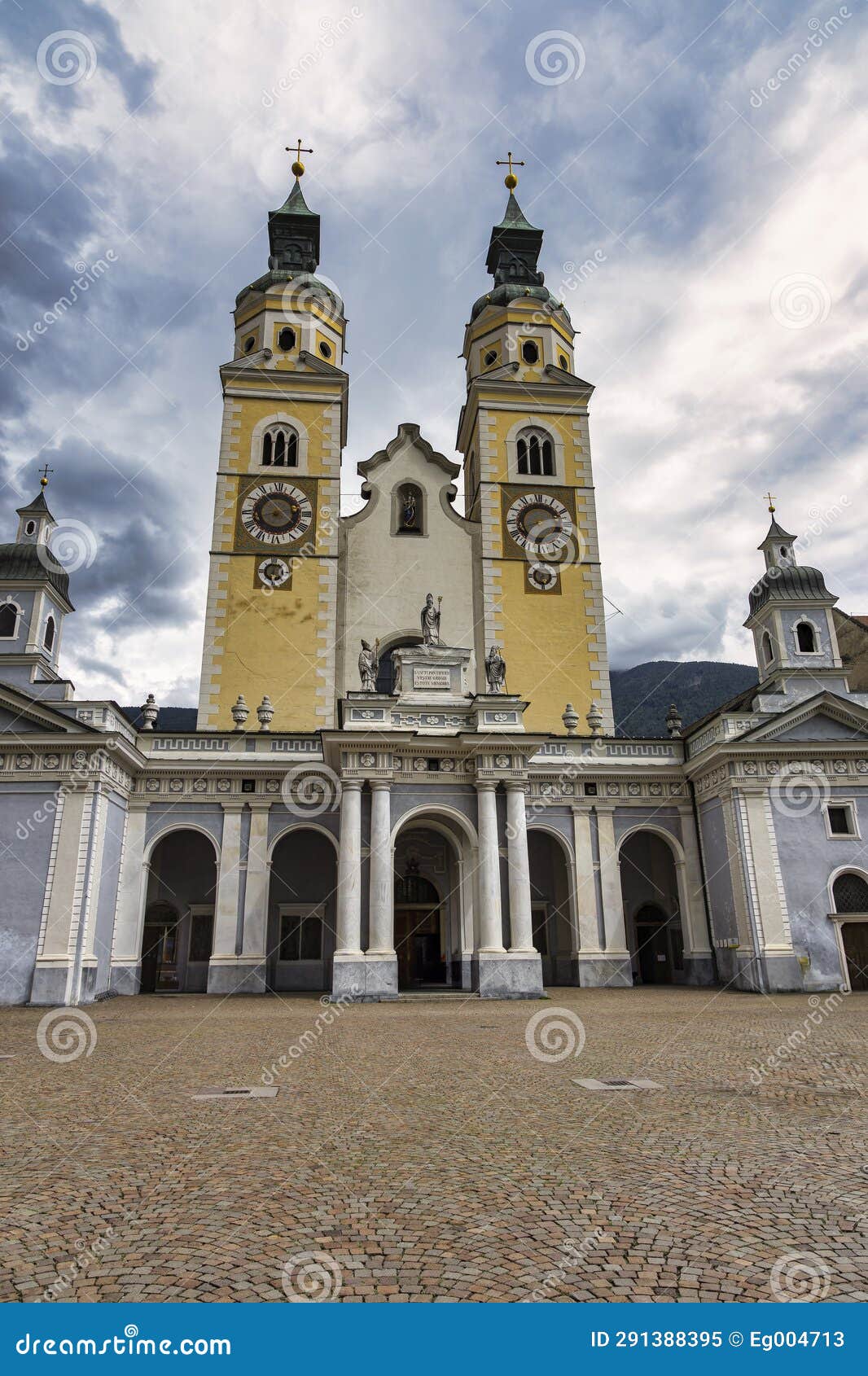 cathedral of santa maria assunta in brixen, italy