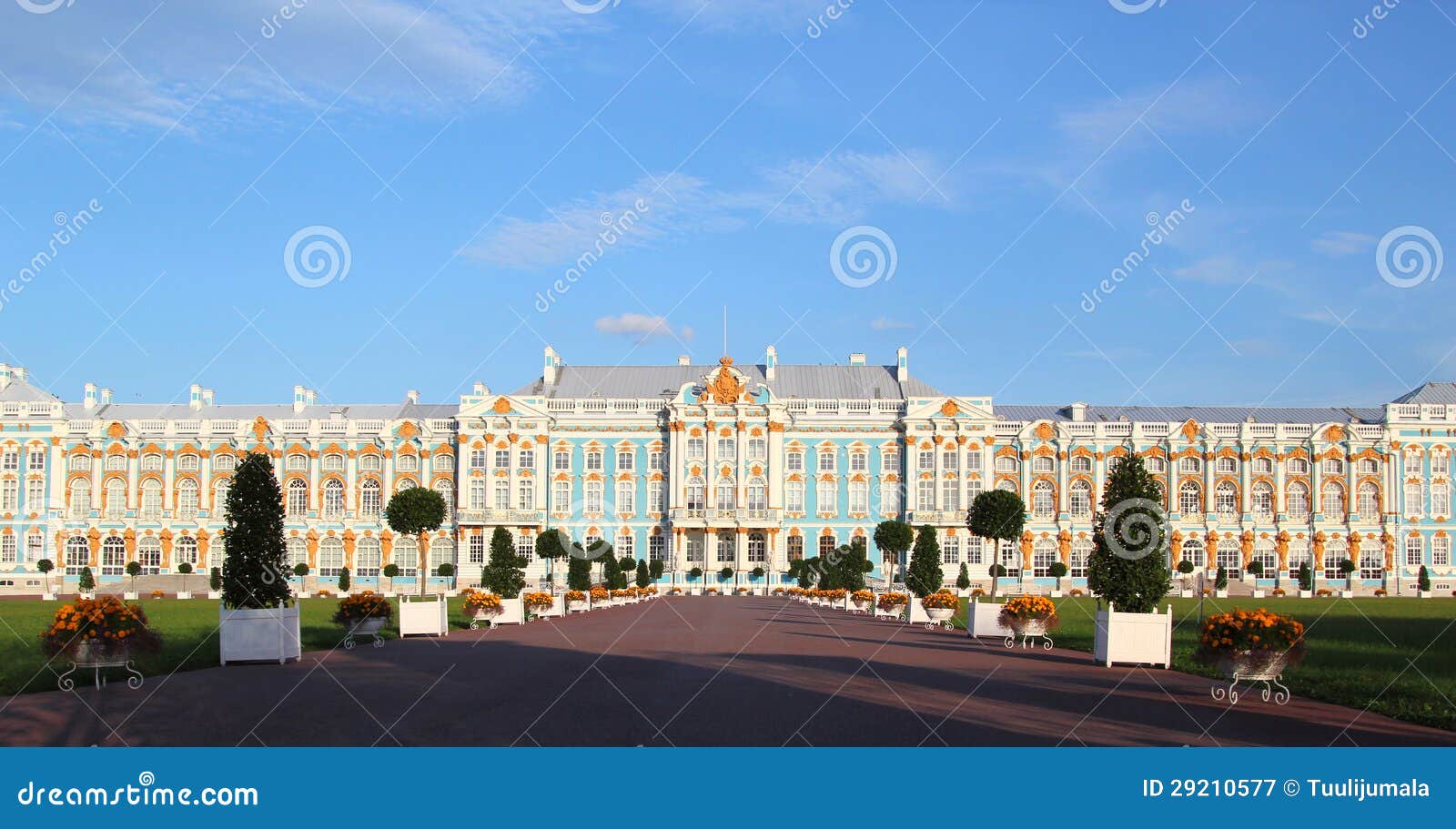 the catherine palace facade.