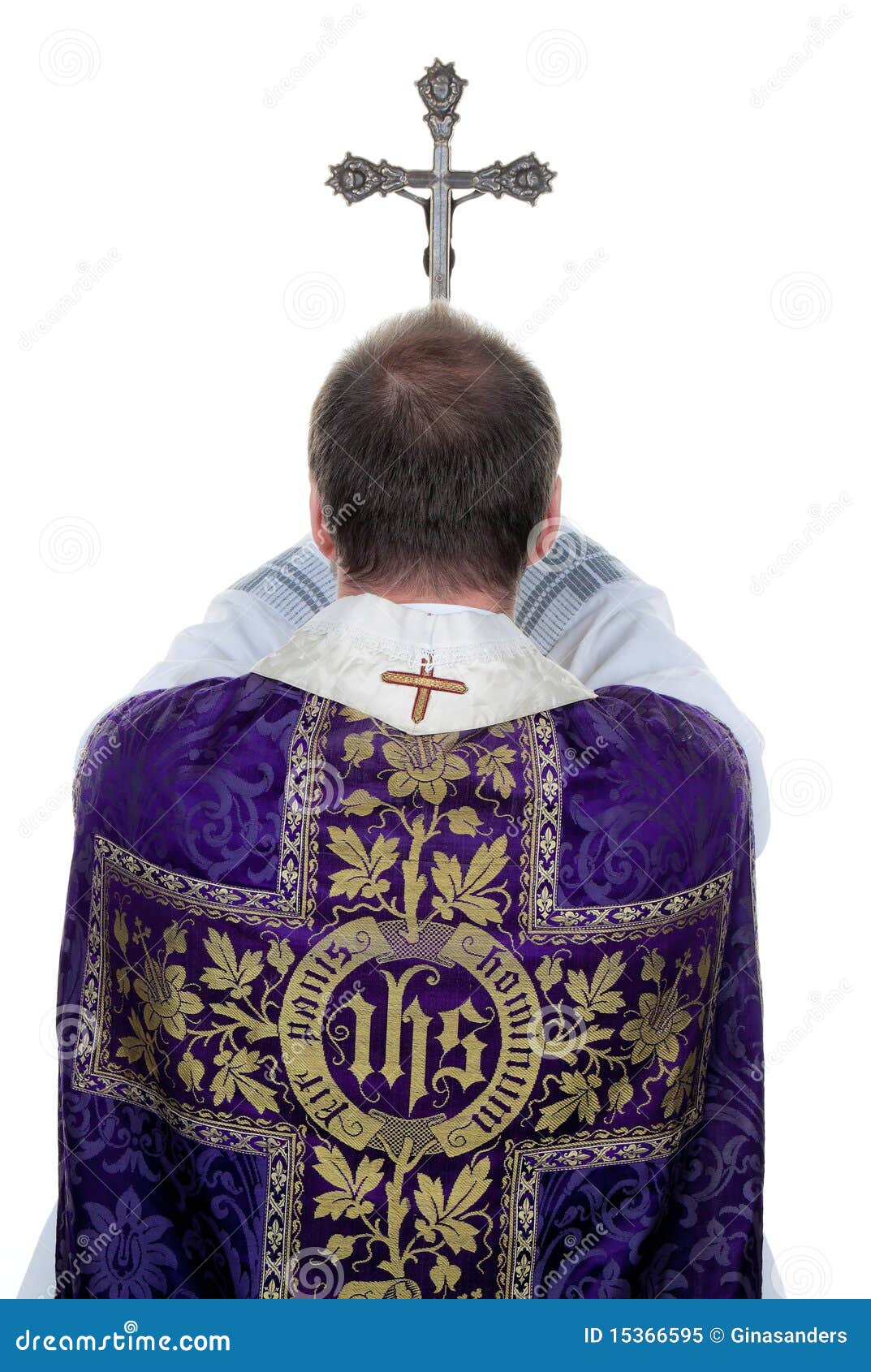 catholic priests pray