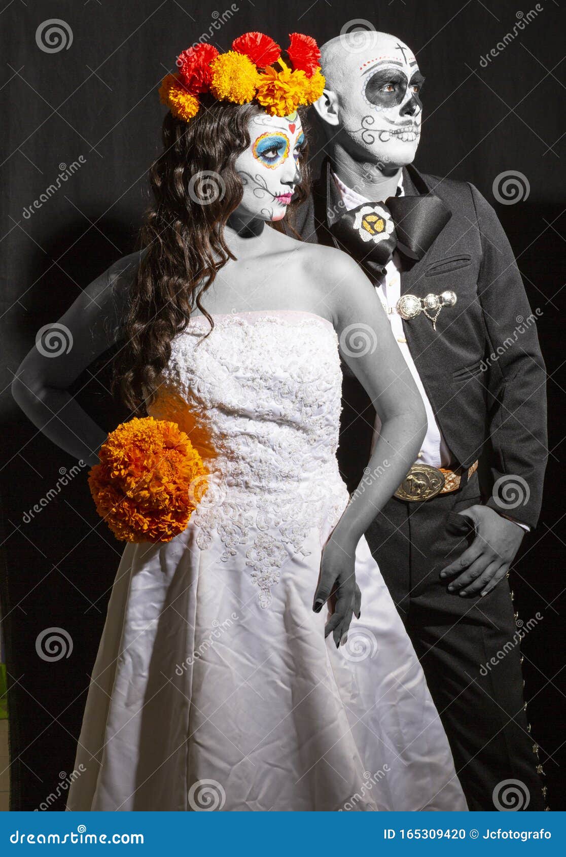 Catrin Y Catrina Sobre Fondo Negro Foto de archivo - Imagen de pintura, hembra: 165309420 Catrin Y Catrina Sobre Fondo Negro Foto de archivo - Imagen de pintura, hembra: 165309420