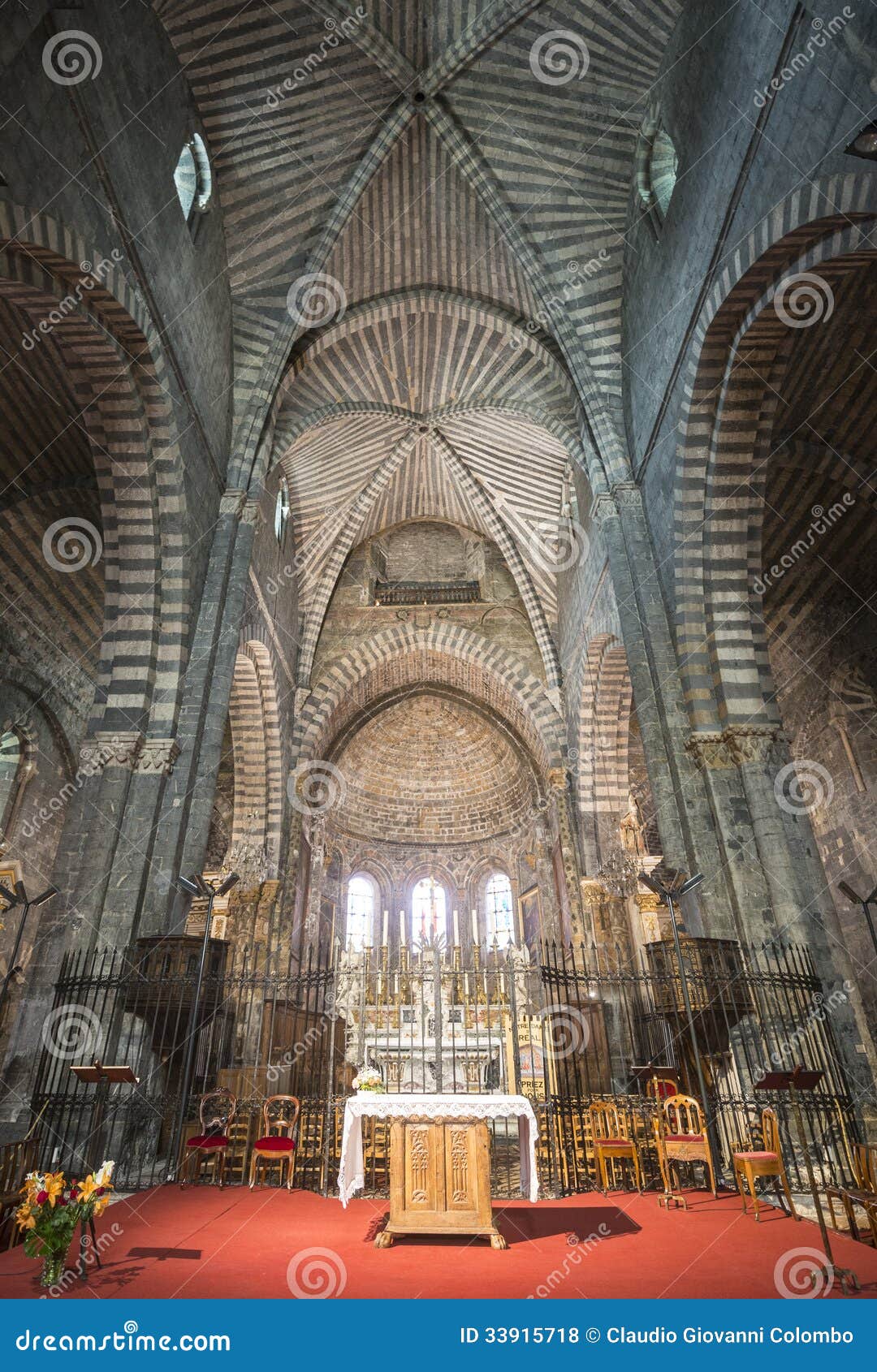 Cattedrale Di Embrun, Interna Fotografia Stock Immagine di limite