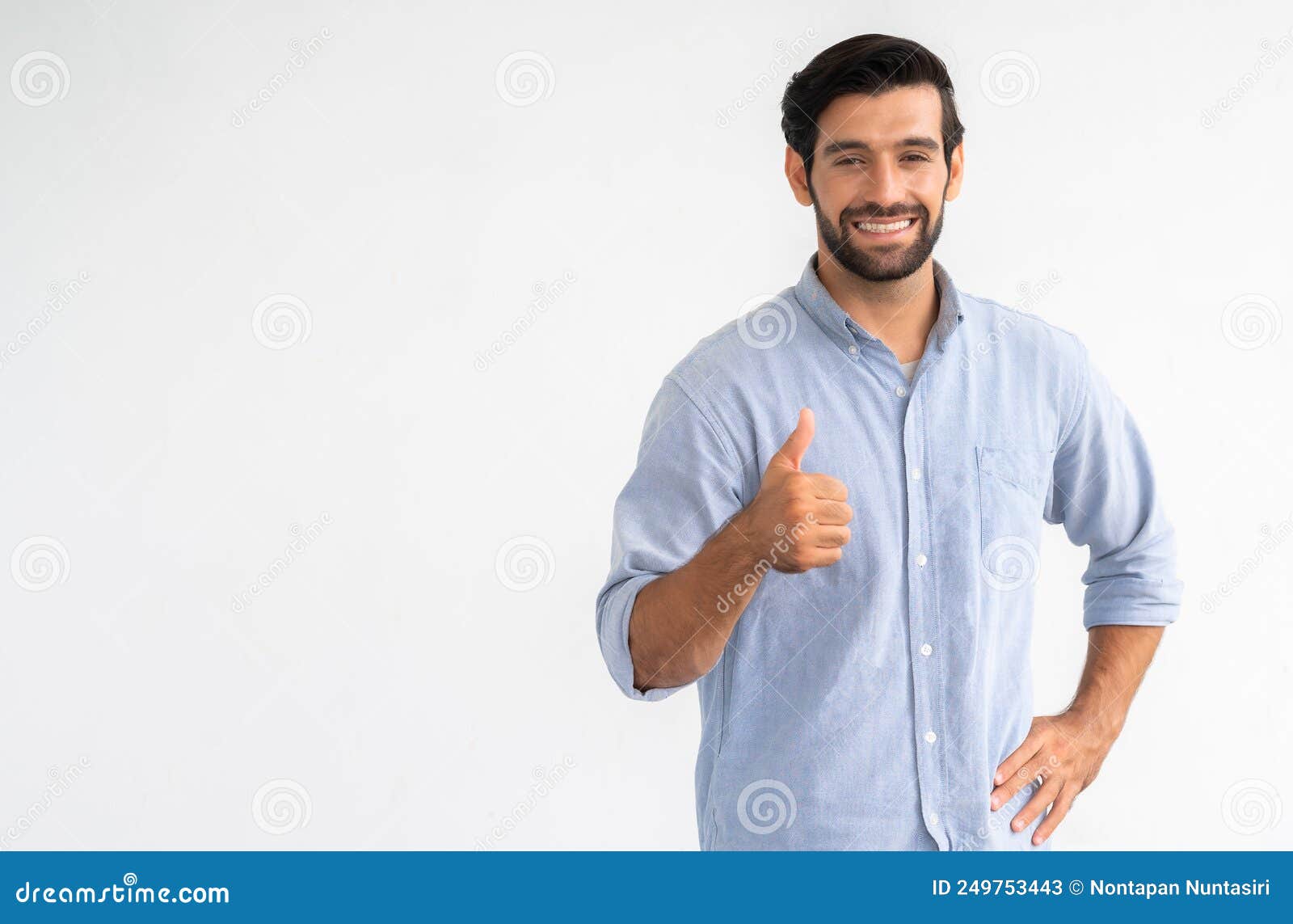 cauasian man giving thumbs up