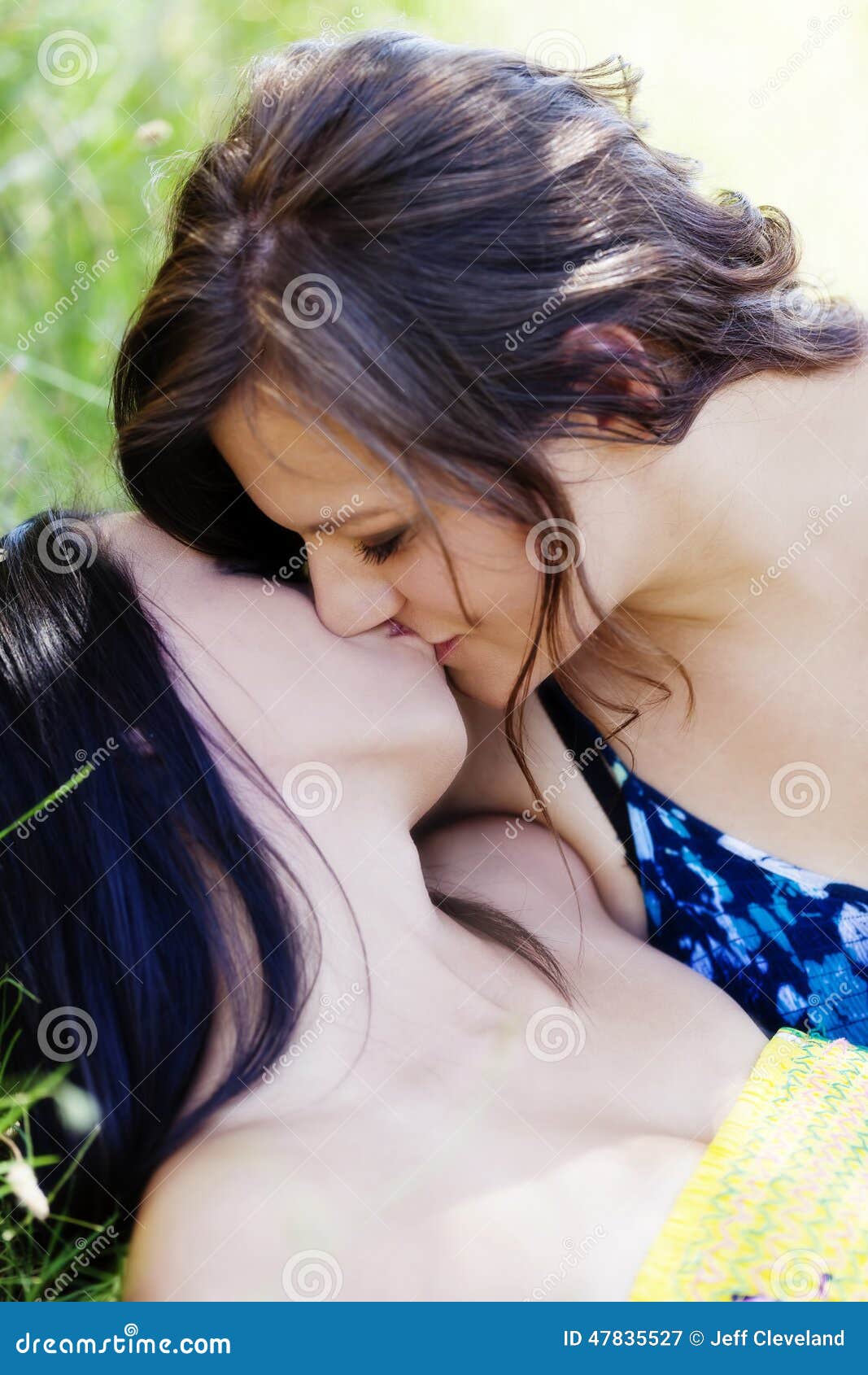 Girls Kissing Eating Pussy