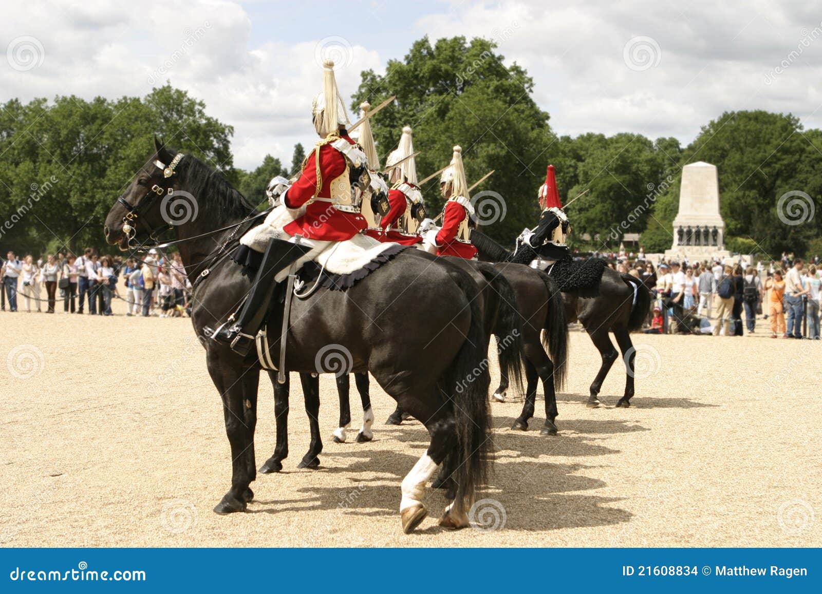 16.936 fotografias e imagens de Cavalaria - Getty Images