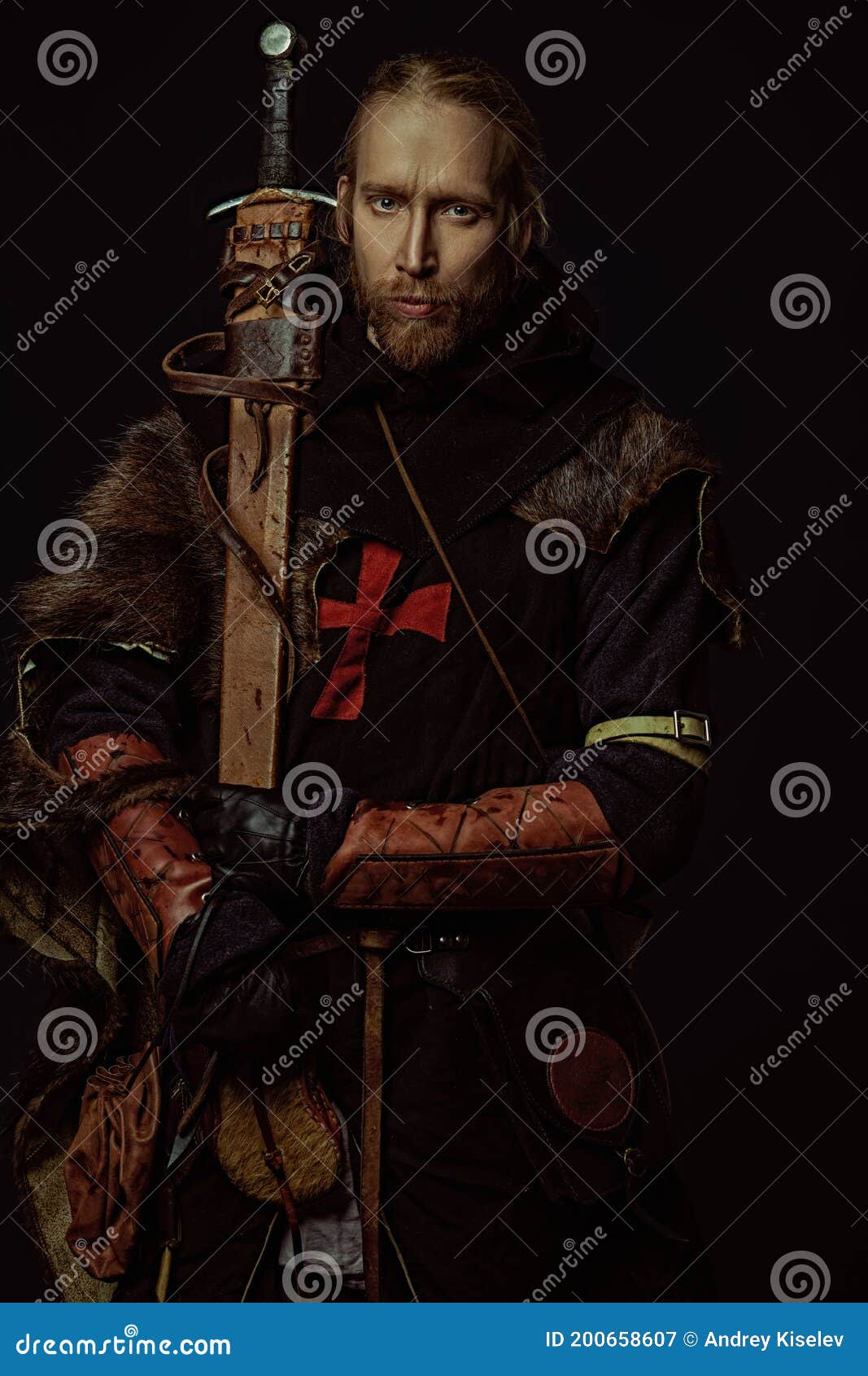 Cavaleiro Templário com espada