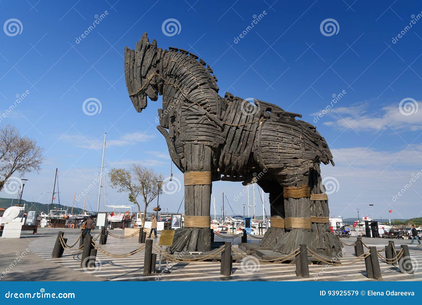 Cavalo De Troia De Madeira Em Canakkale, Turquia Imagem de Stock Editorial  - Imagem de turismo, marco: 93925579