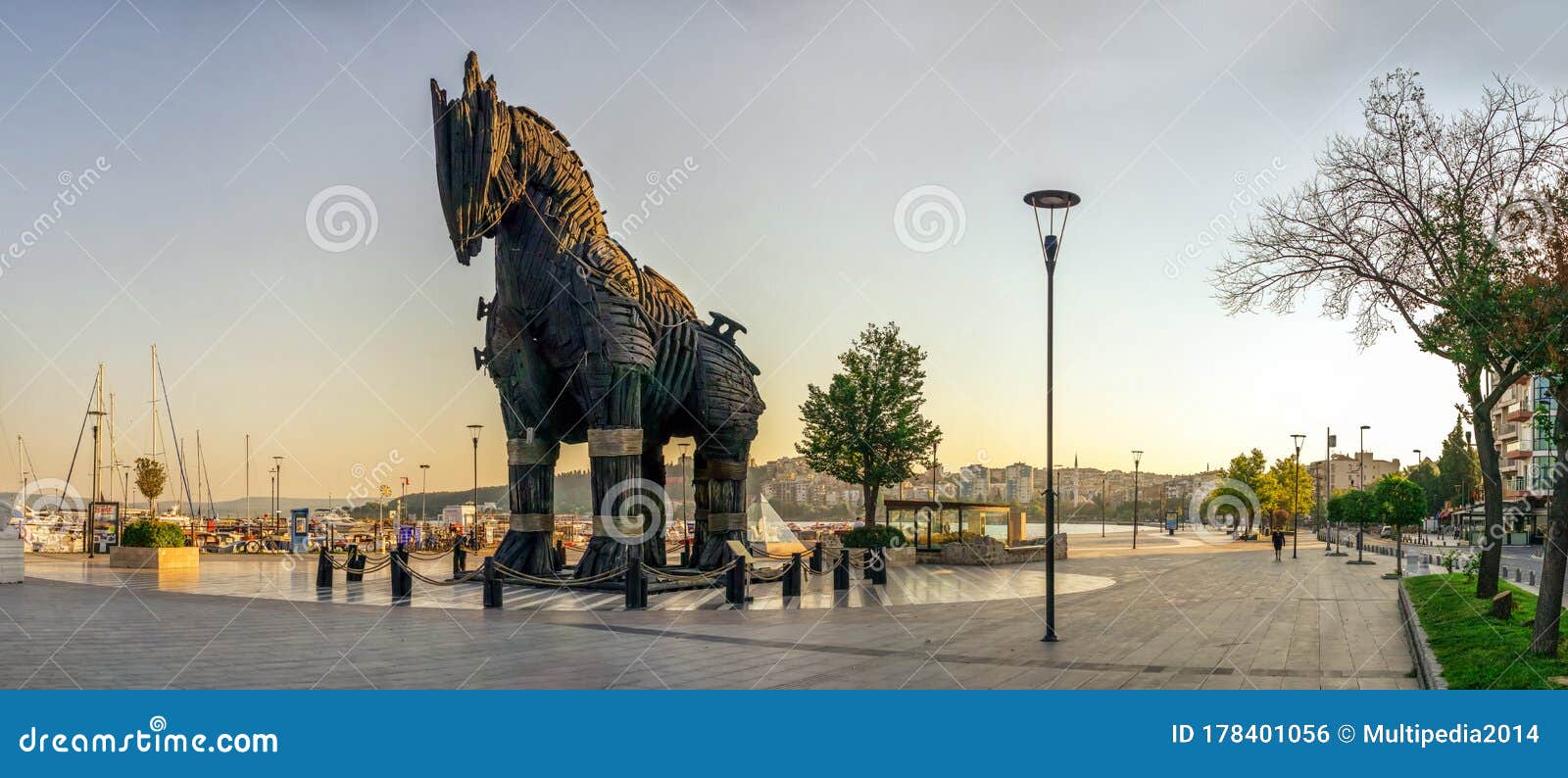 Canakkale, Turquia - 16 De Junho De 2019: Cavalo De Troia Foto