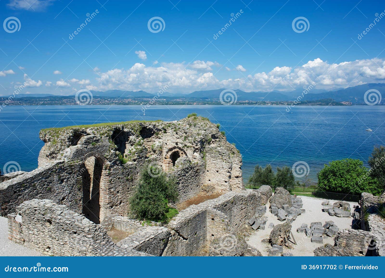 cave of catullus,italy