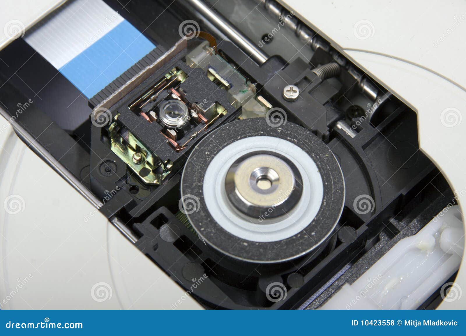 cd-dvd-drive-laser-10423558.jpg