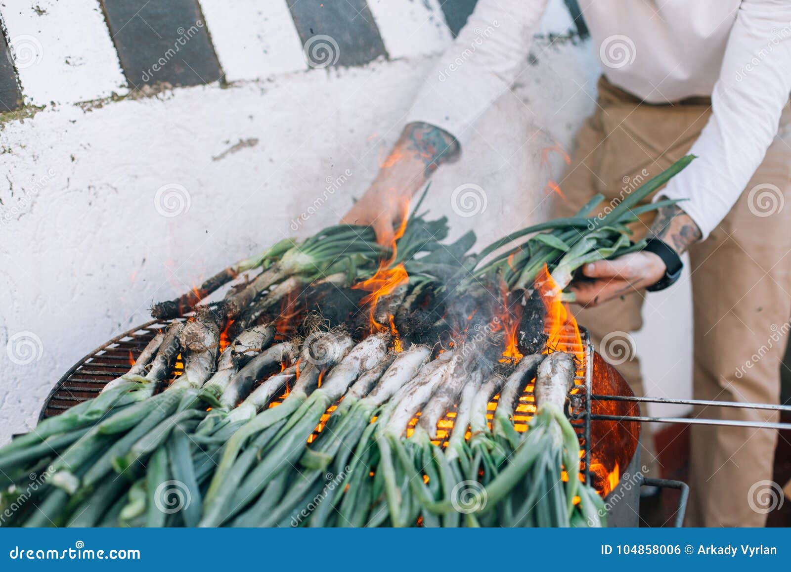 Cebolla Catalan De Los Calcots O Cambray Tradicional Foto de archivo