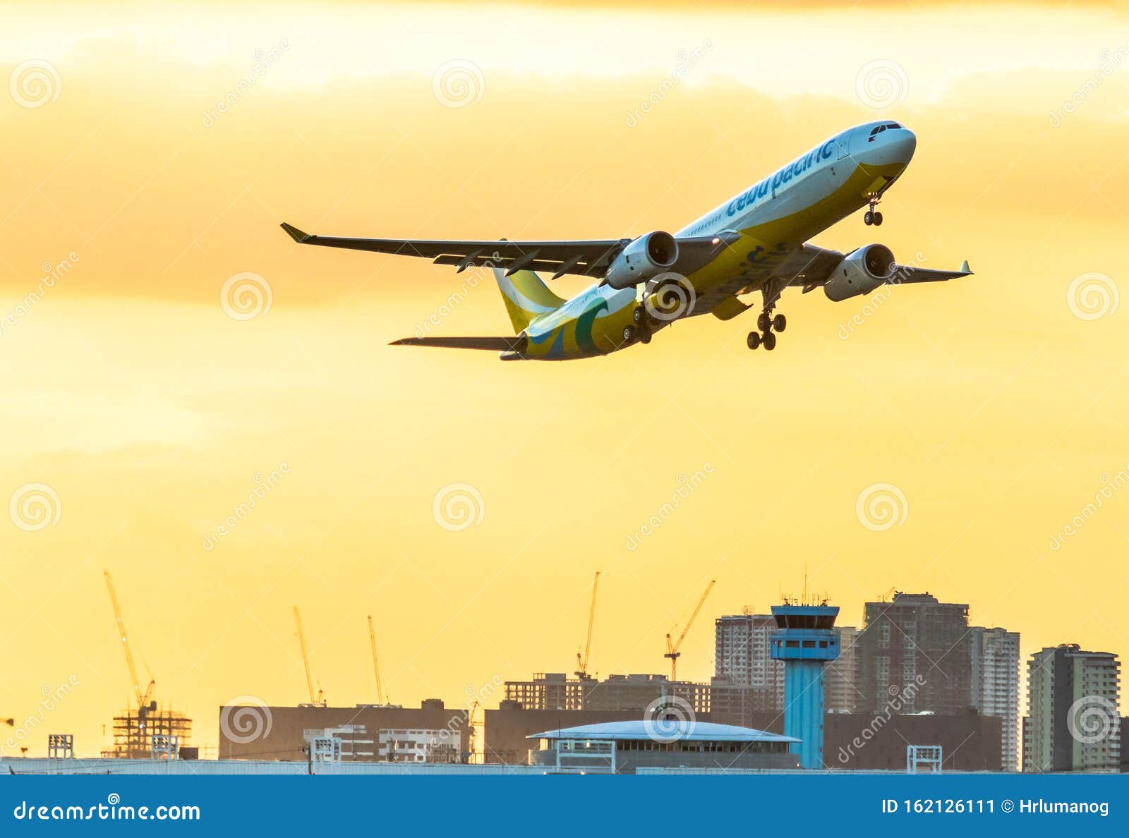 Cebu Pacific Airlines editorial photo. Image of ascent 162126111