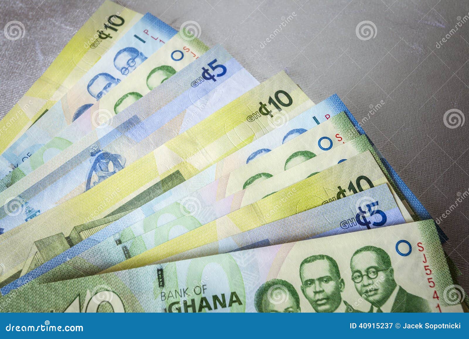 塞迪– 加纳货币，西非库存图片. 图片包括有颜色, 班珠尔, 背包, 硬币, 闹事, 现金, 许多- 40915237