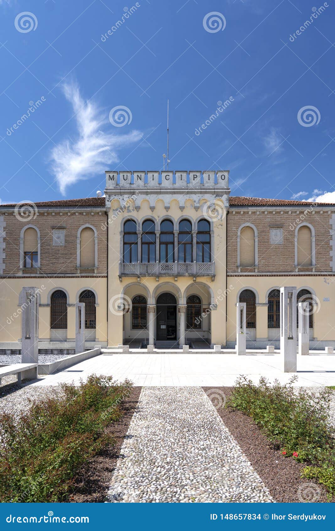 ceggia, san dona di piave, venice - municipality of ceggia. italian city hall. city hall in ceggia near venice in italy - immagine