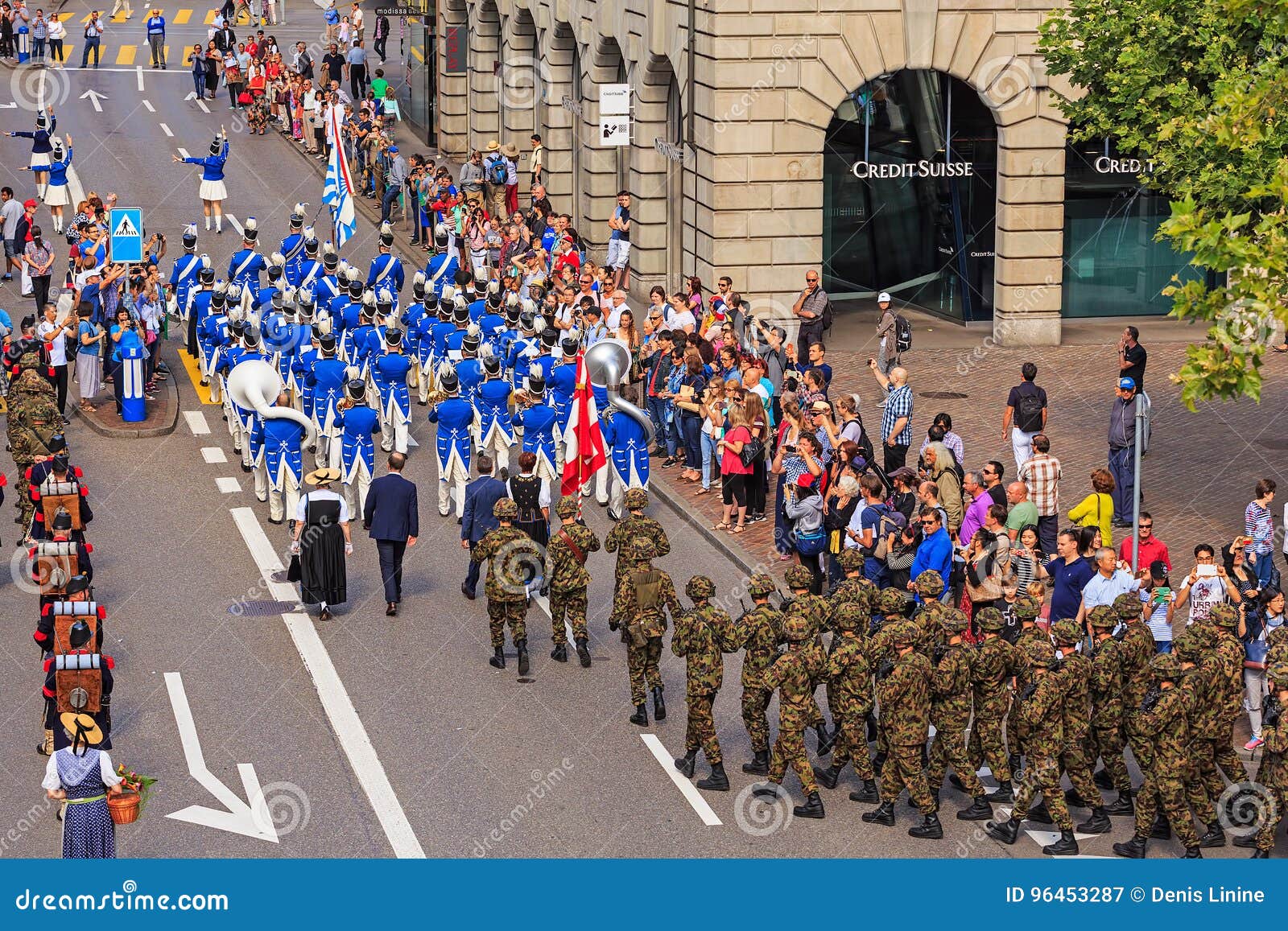 Suíça Do Dia Da Independência, O 1º De Agosto Feriado Federal Em Honra De  Fundar Da Confederação Suíça Dia Do Foto de Stock - Imagem de projeto,  fundo: 152988794