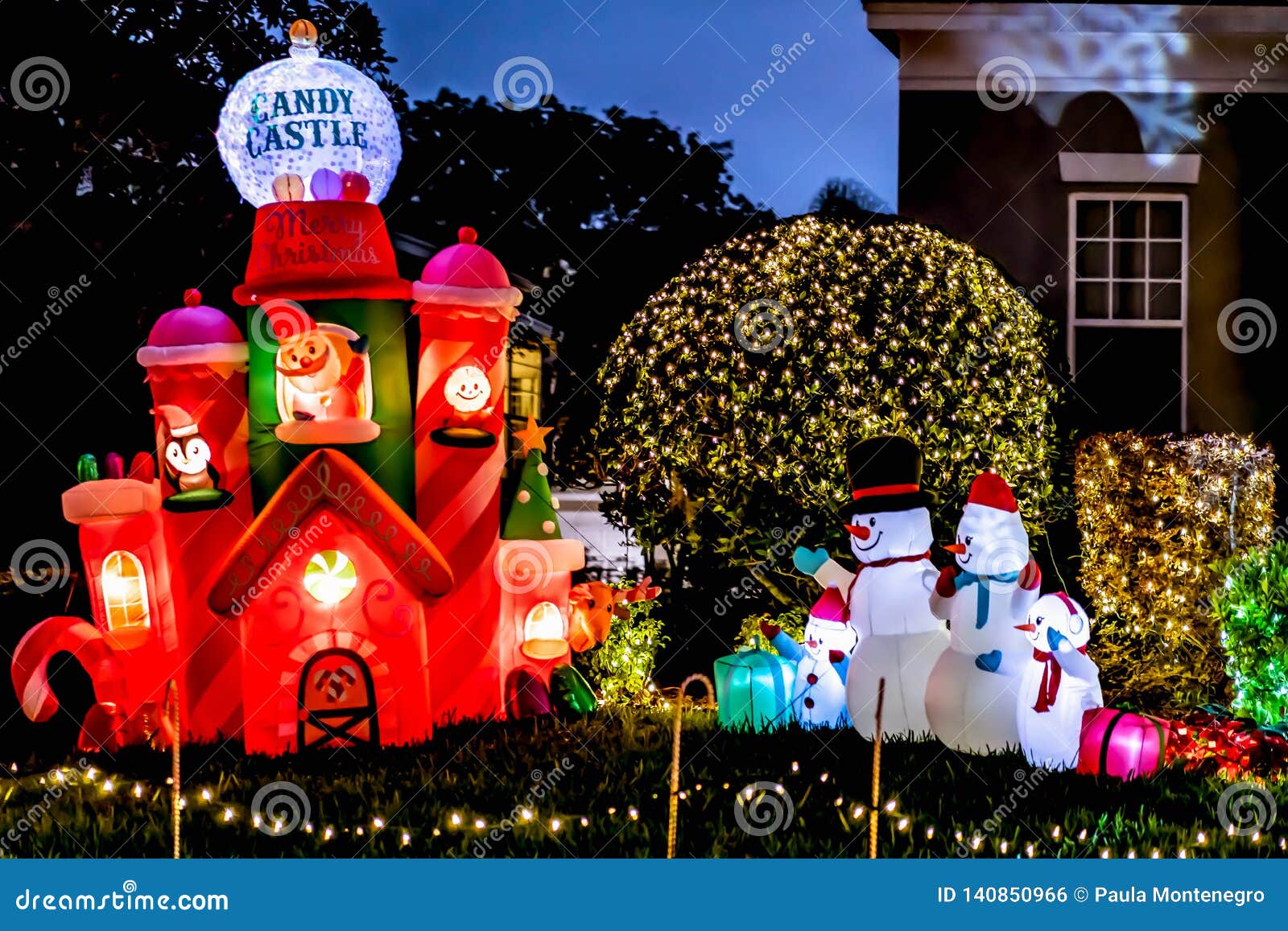 CELEBRAÇÃO, FLORIDA, EUA - EM DEZEMBRO DE 2018: Casa Decorada Natal Na  Cidade Da Celebração Foto Editorial - Imagem de conceito, brilhante:  140850966
