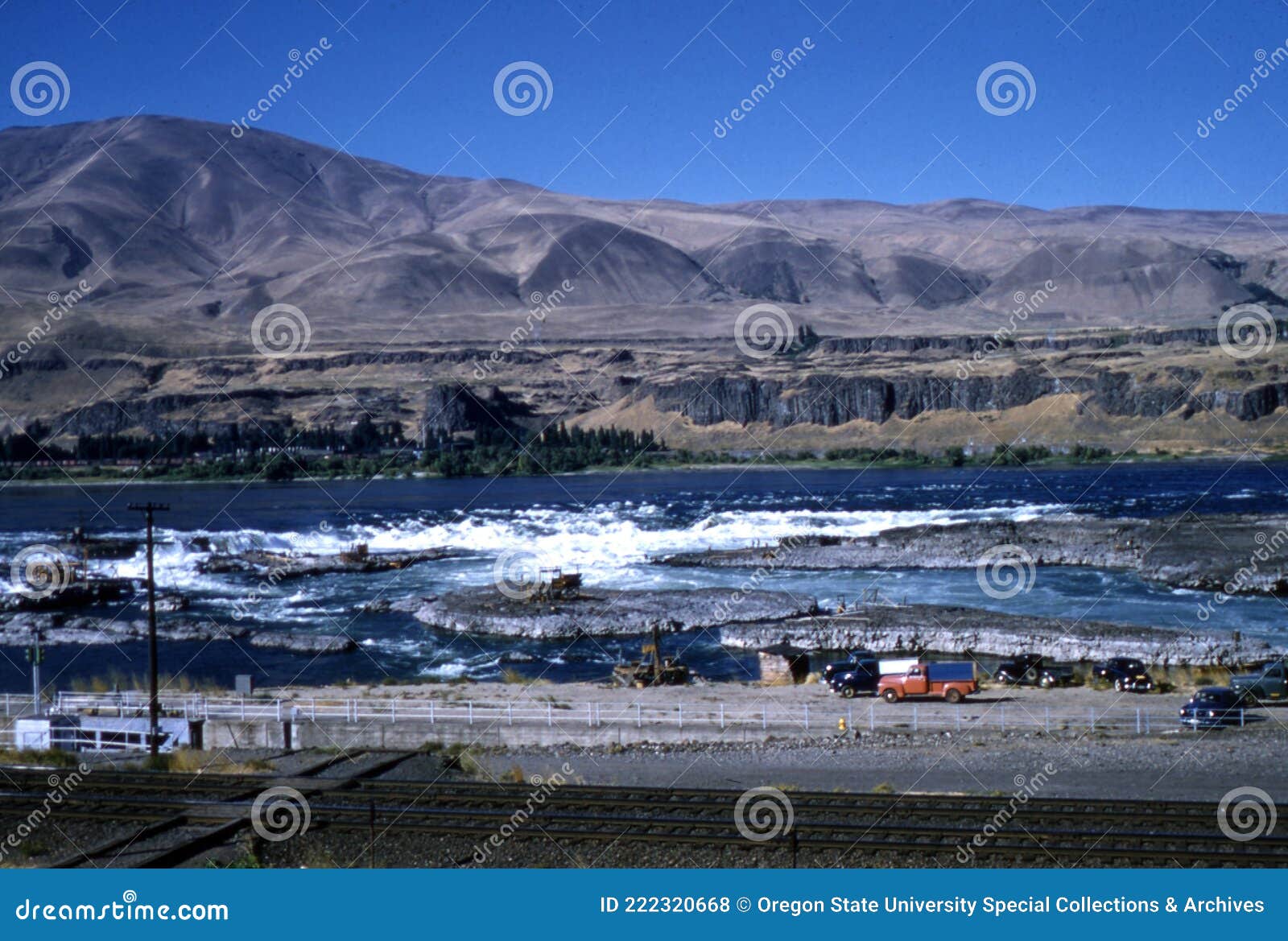 columbia celilo falls jacket