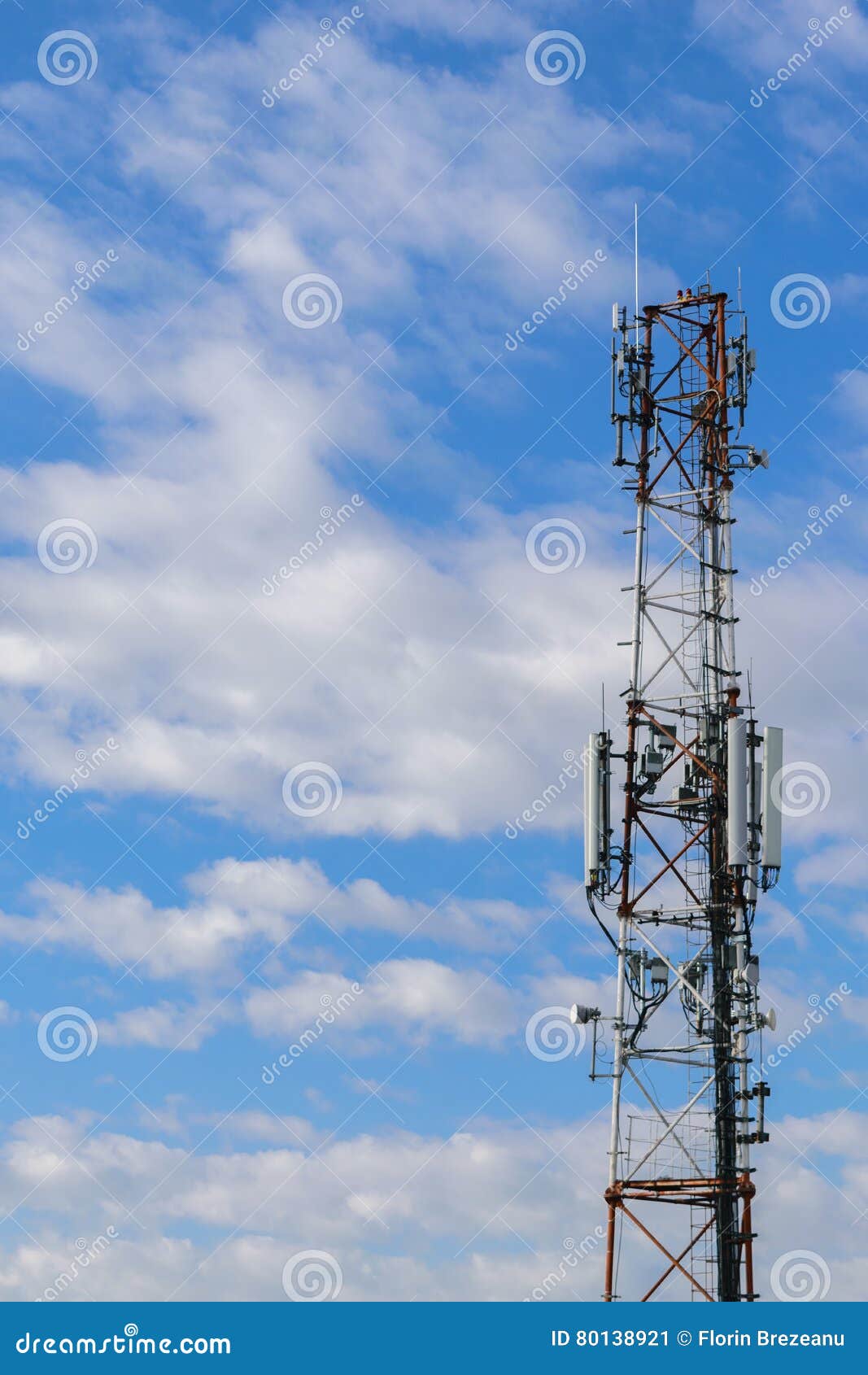cellular repeter tower for 2g, 3g and 4g transmision - gsm
