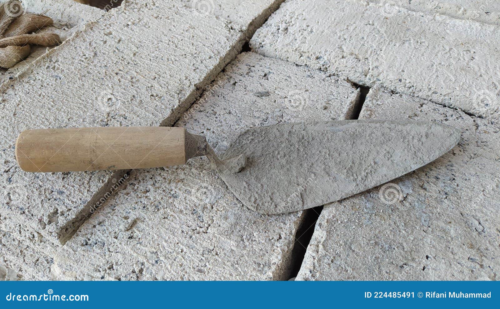 Cement Spoon Filled with Cement Stock Image Image of flooring, spoon