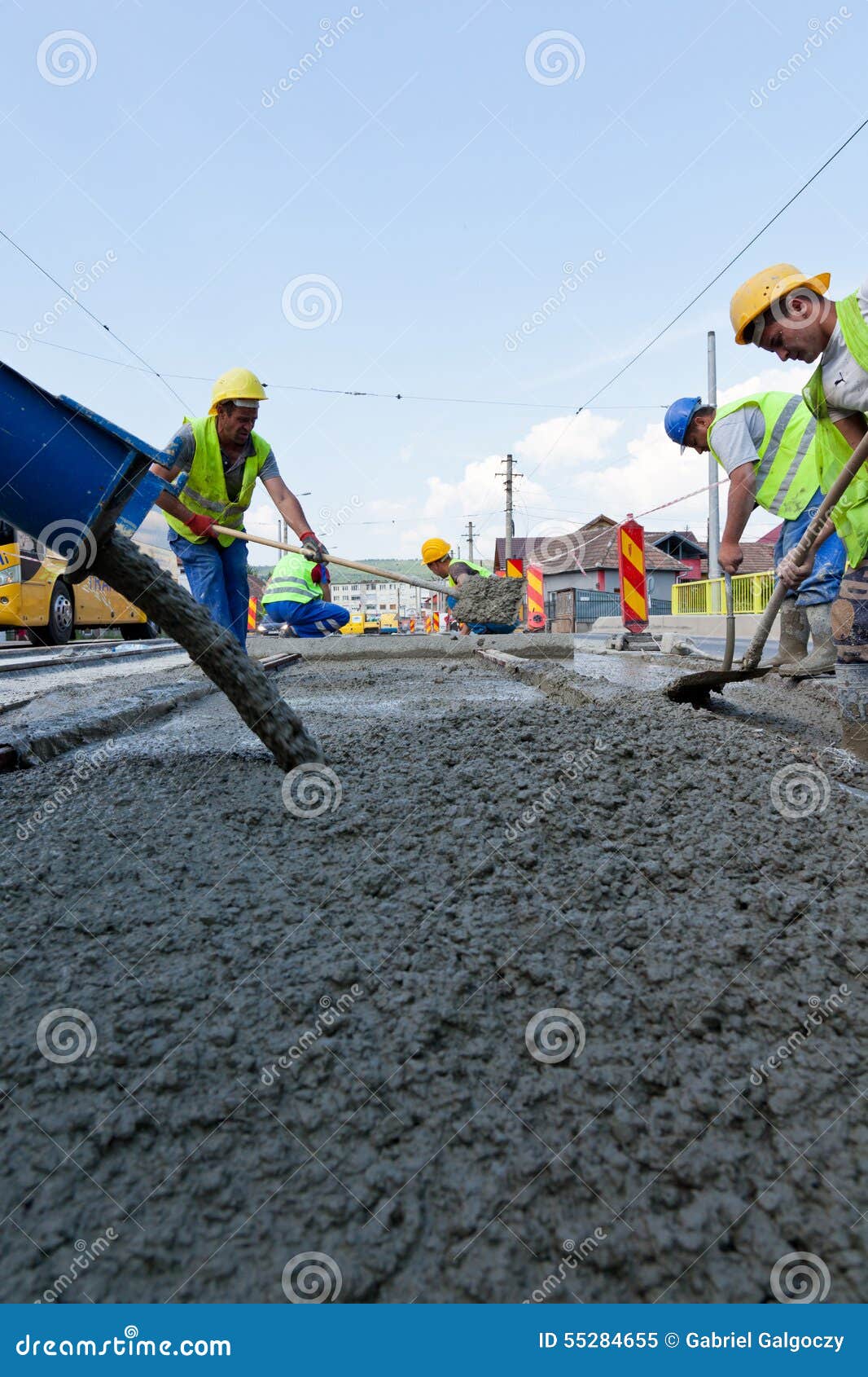 Cement workers editorial image. Image of pouring, team 55284655