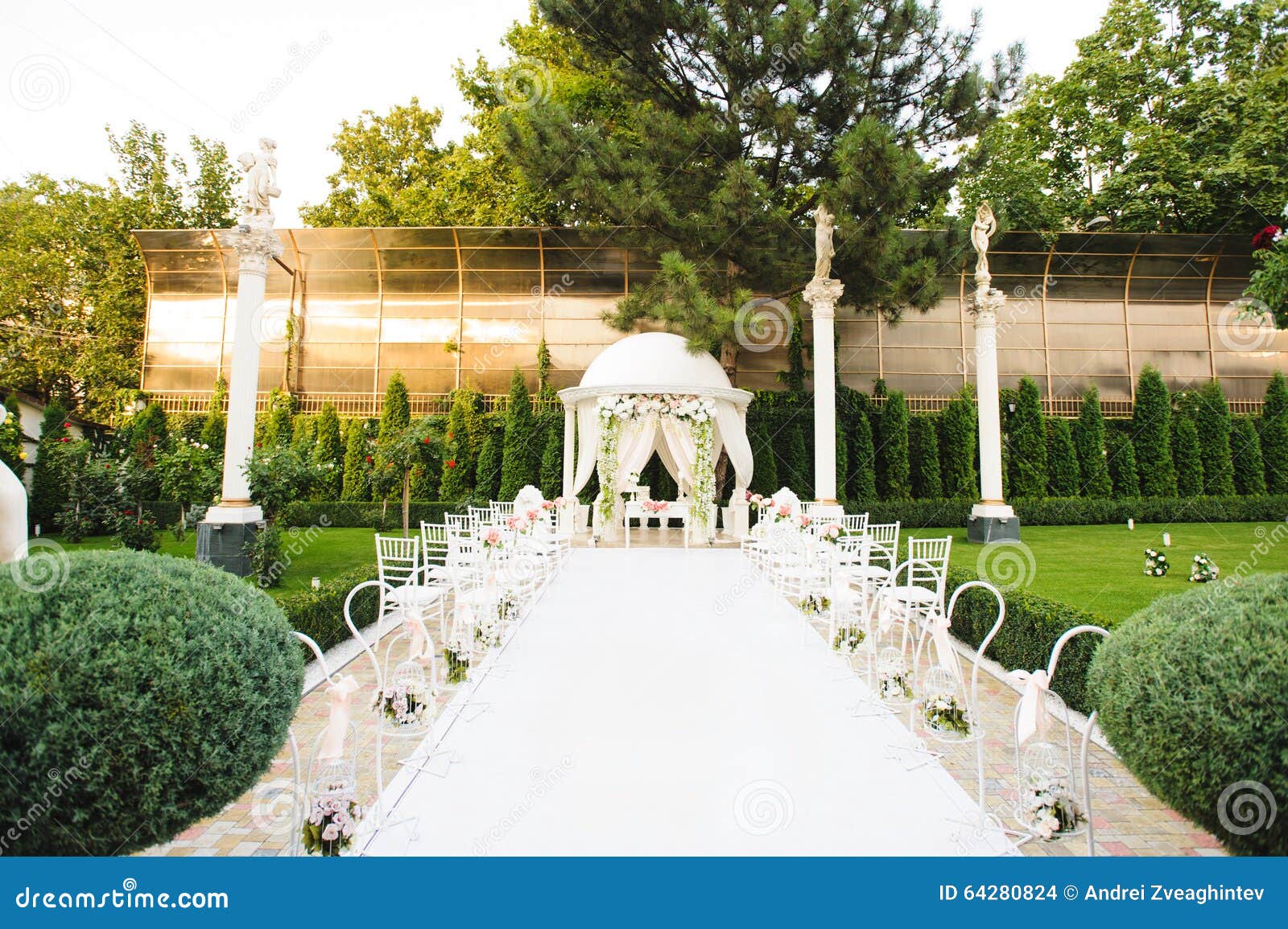 Cenador Para La Ceremonia De Boda Foto de archivo - Imagen de color,  partido: 64280824, image size:1600x1155