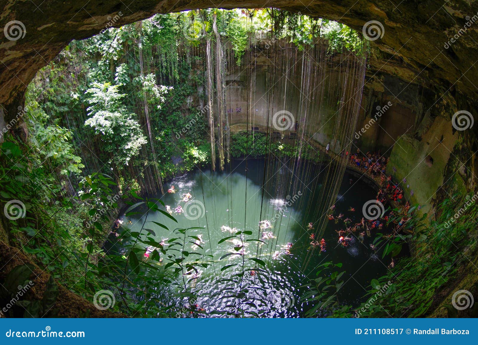 cenote ik kil in yucatan