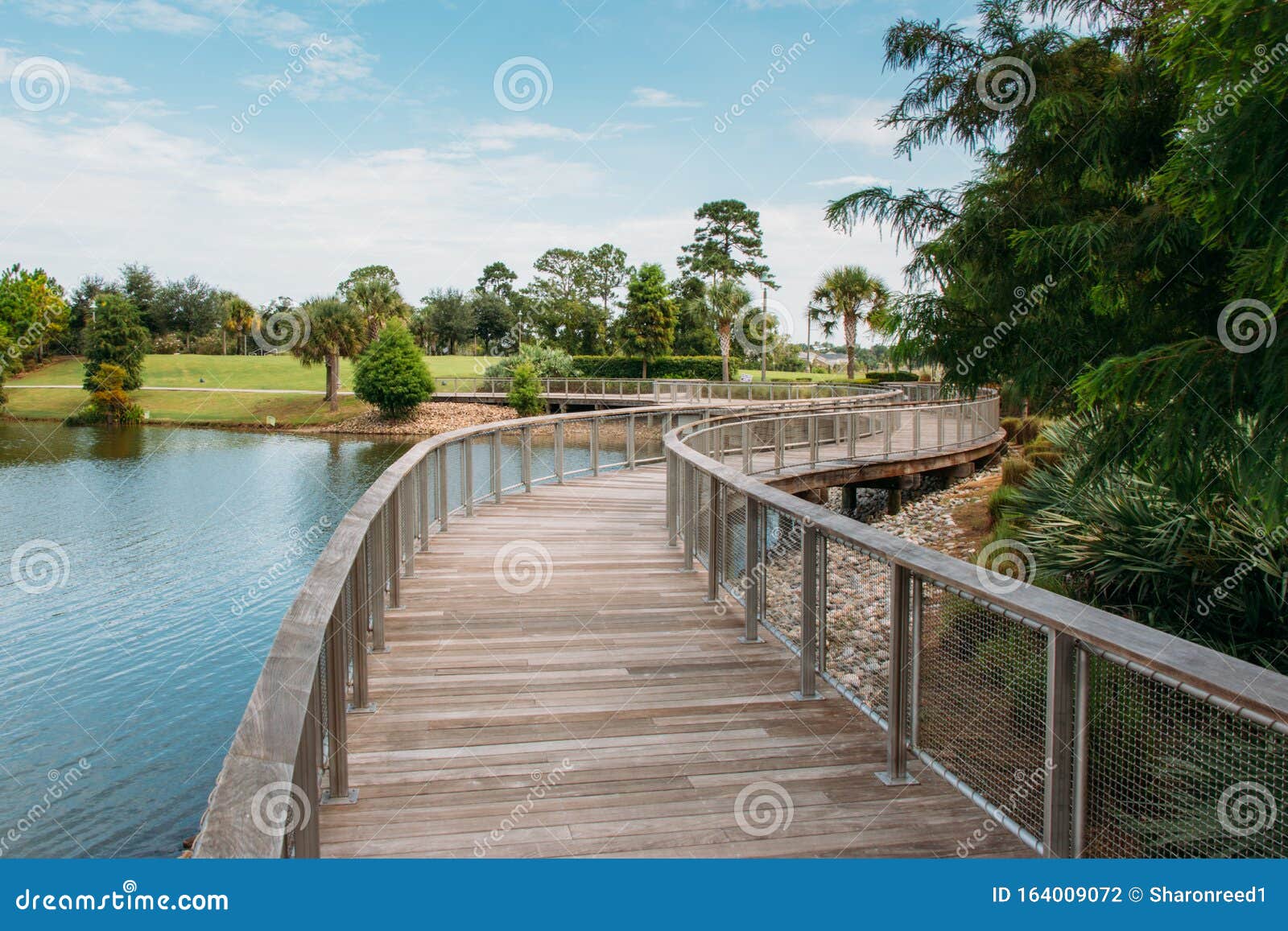 center lake park is a public park with a boardwalk  in the city of oviedo, florida