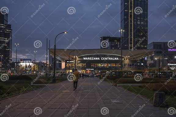 central-railway-station-in-warsaw-warsawa-centralna-seen-from-pasa