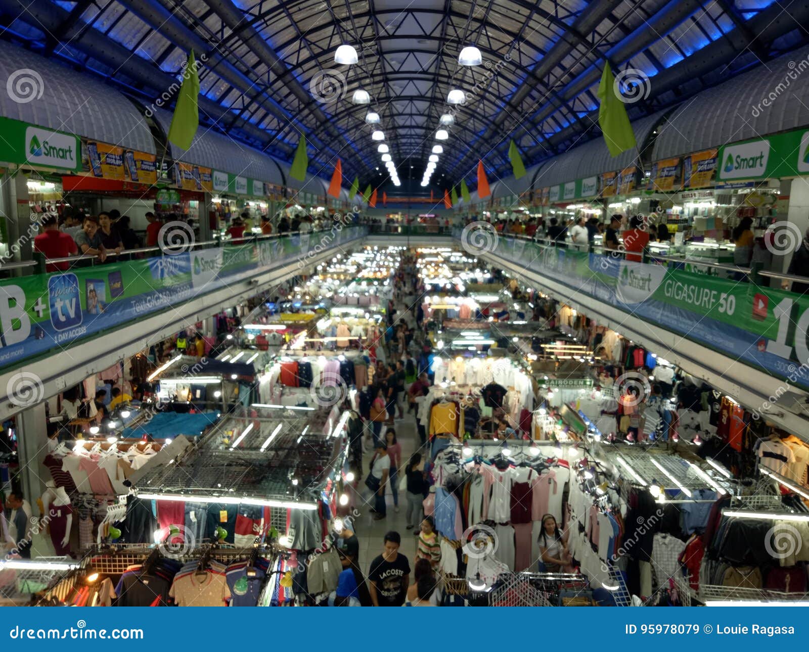 Centro Comercial De Greenhills Imagen de archivo editorial Imagen de