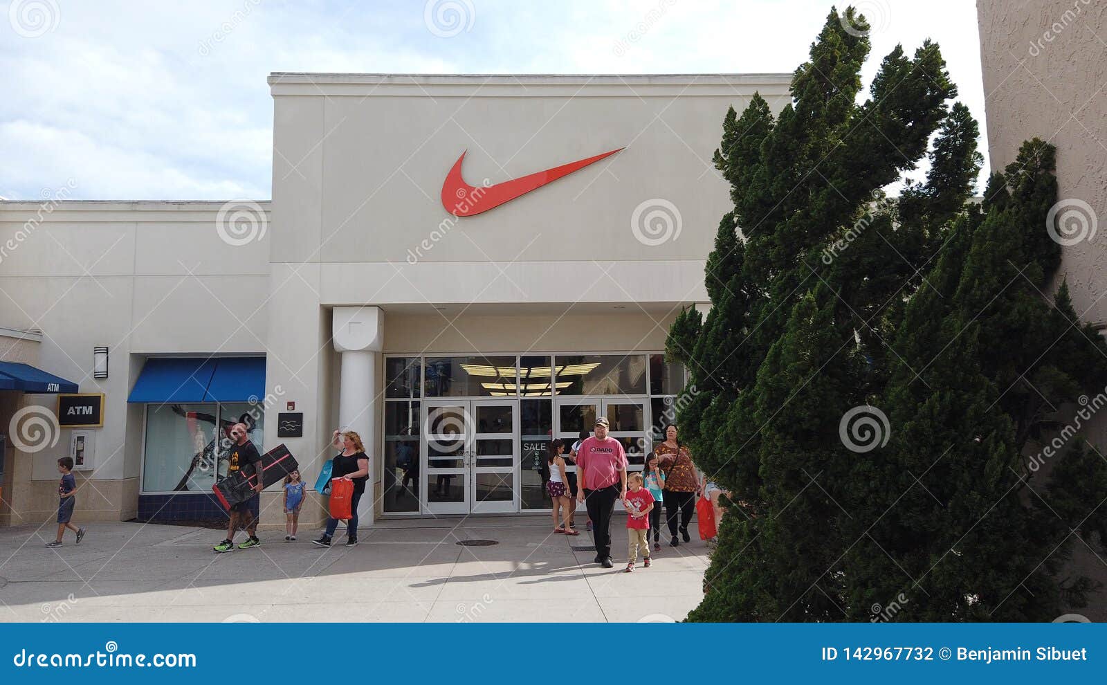 Se asemeja Complaciente bueno Centro Comercial Superior De Los Mercados De Nike Factory Store at Orlando  Vineland Fotografía editorial - Imagen de orlando, americano: 142967732