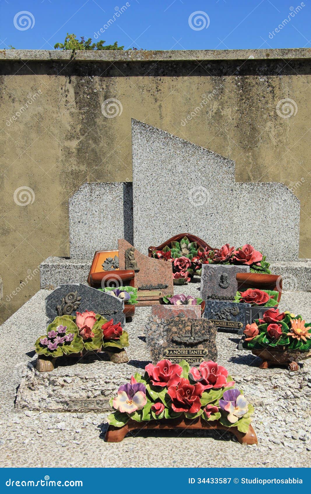 Ceramic grave flowers stock image. Image of ceramic, memorial 34433587