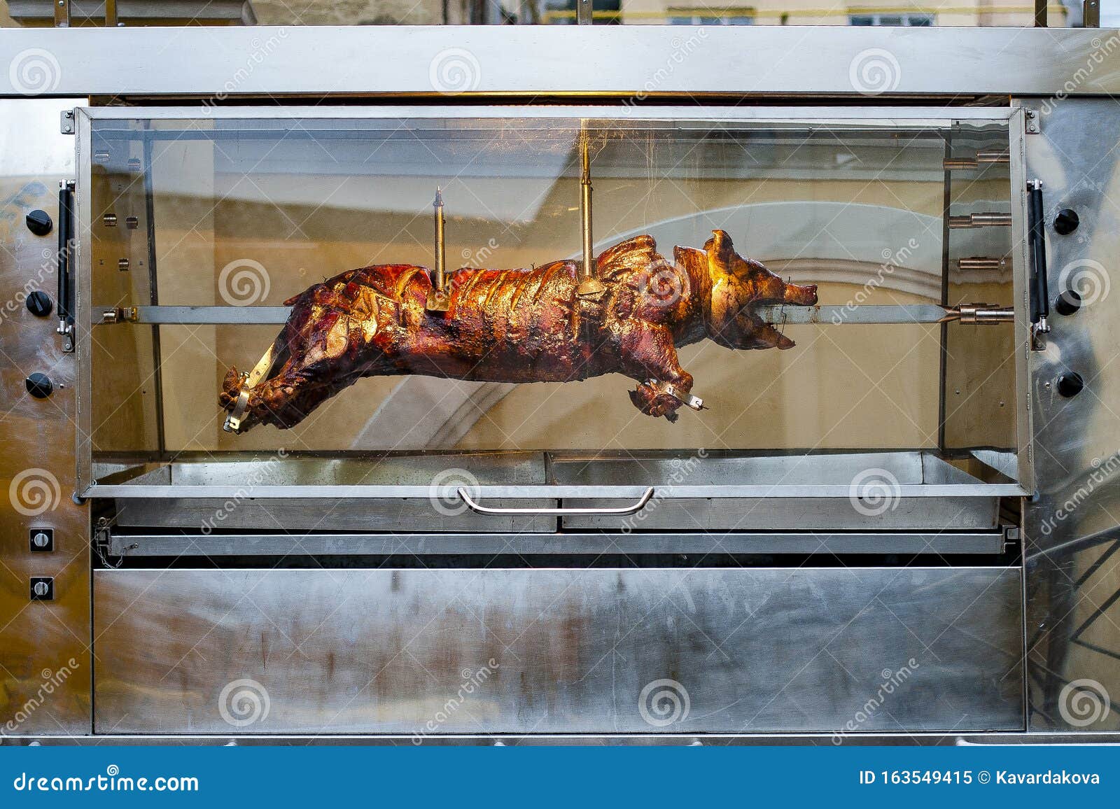 Violeta paquete rasguño Cerdo Entero Asado En Horno Eléctrico Imagen de archivo - Imagen de grilled, pista: 163549415 Violeta paquete rasguño Cerdo Entero Asado En Horno Eléctrico Imagen de archivo - Imagen de grilled, pista: 163549415