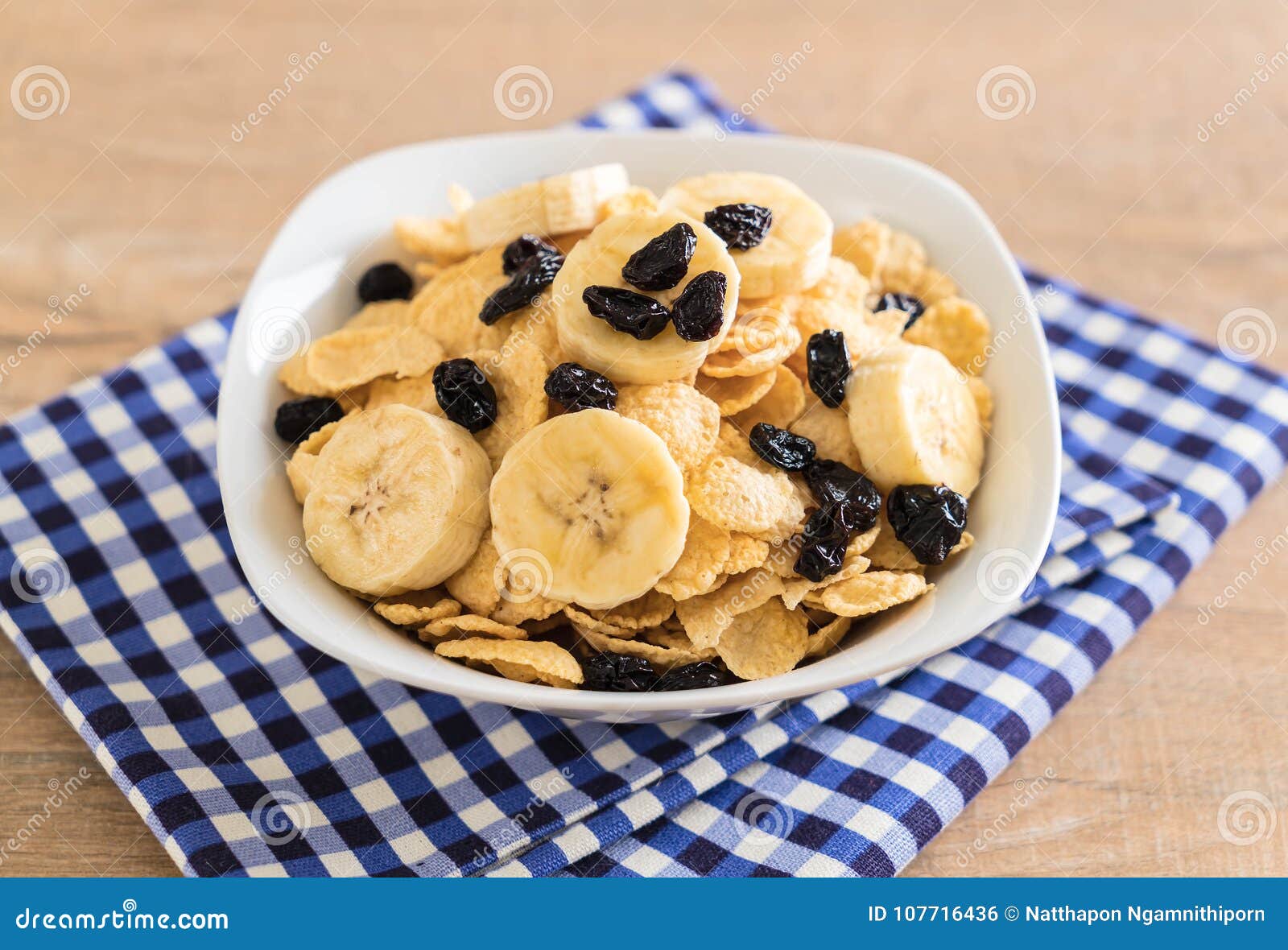 Cereal with Banana, Raisin and Milk Stock Photo - Image of banana ...