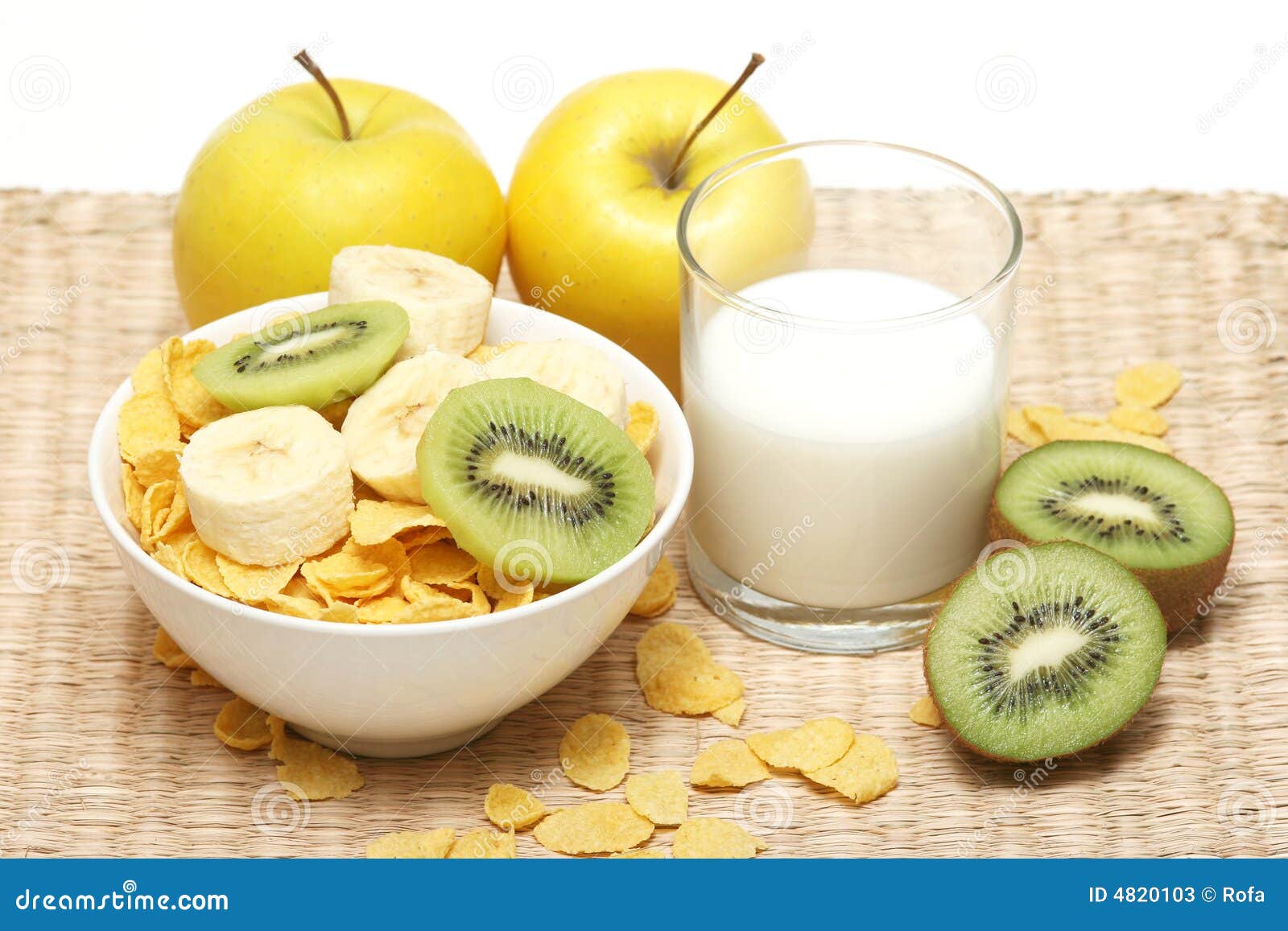 Cereal and milk stock image. Image of nutrition, lifestyle 4820103