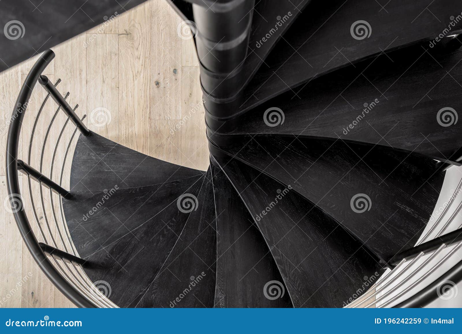 Cerrarse En Las Escaleras Curvas Modernas Imagen De Archivo Imagen De