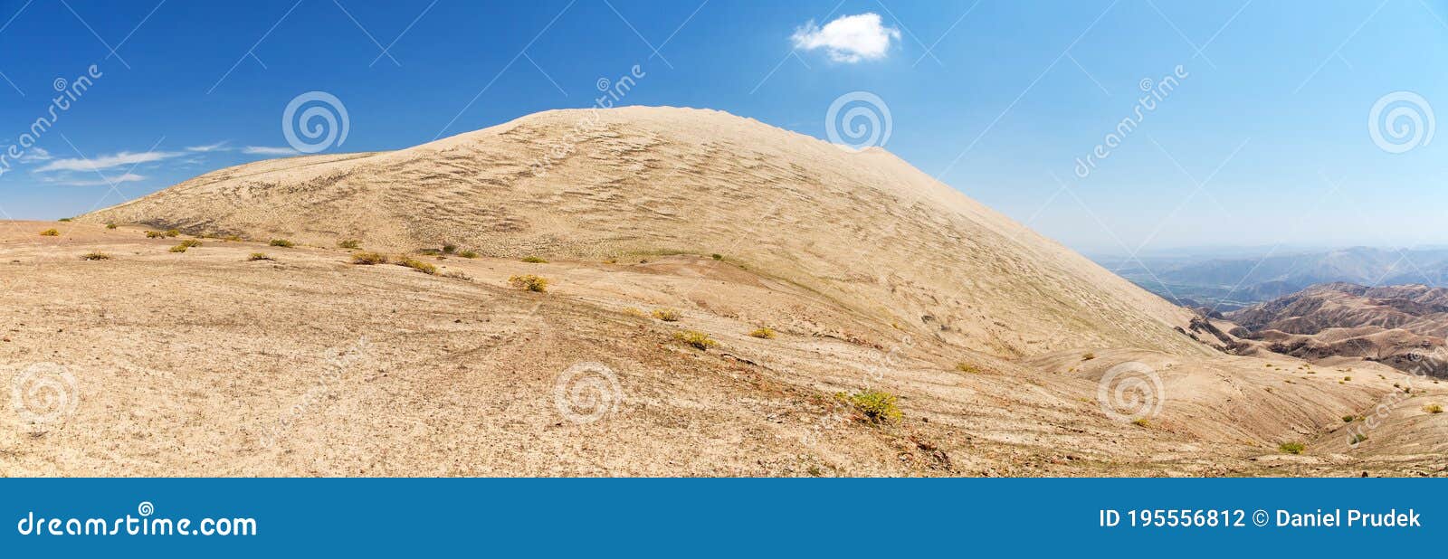 cerro blanco sand dune near nasca or nazca town in peru