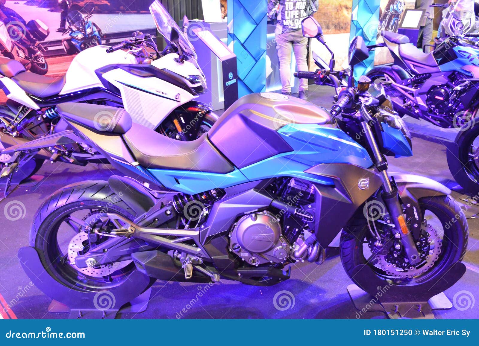 Cf Moto Moto De Makina Moto Spectacle Dans Les Philippines Pasay Image  éditorial - Image du rapide, excursion: 180151250