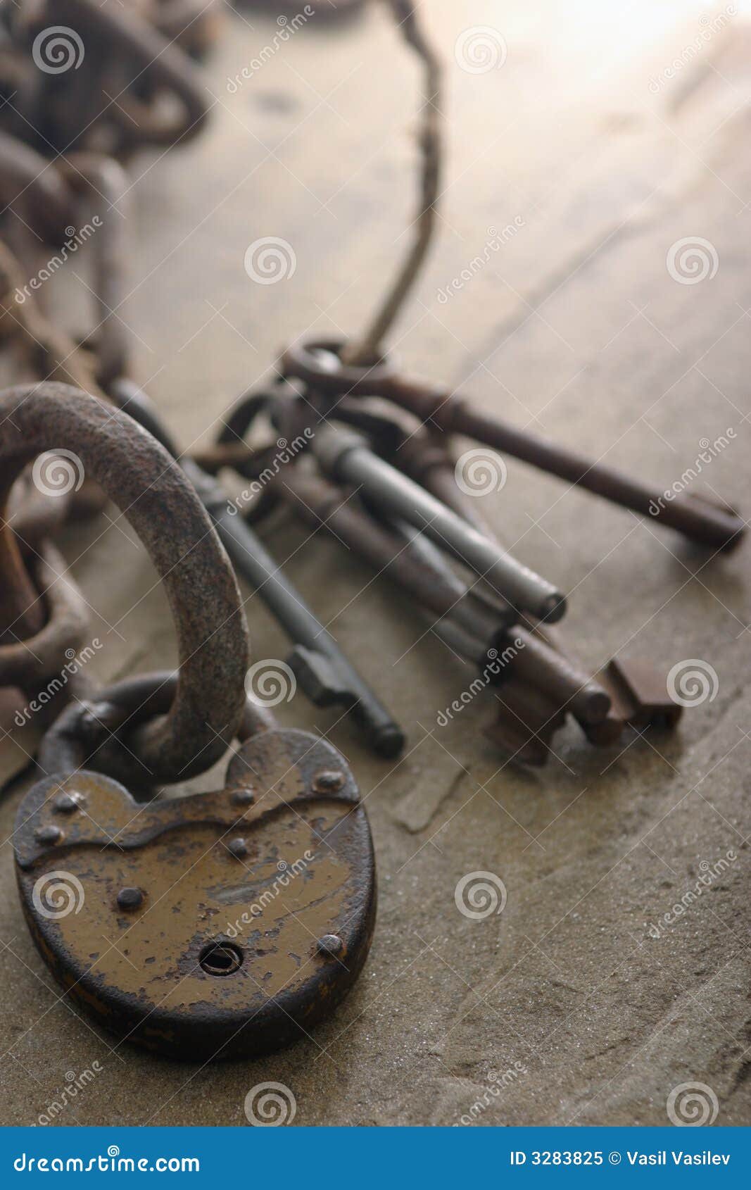 Chain and old keys stock image. Image of shell, composition 3283825