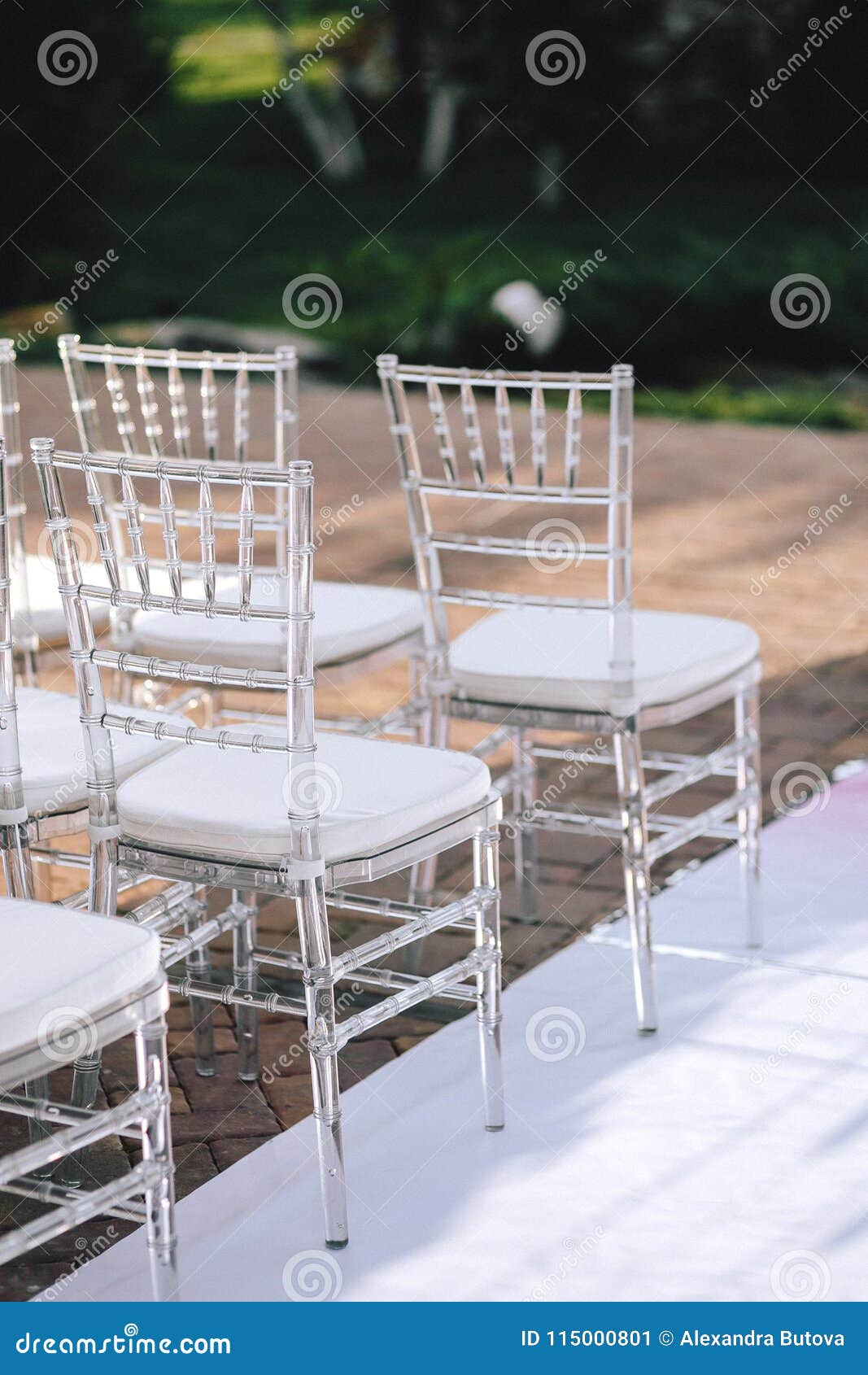 Vente en gros bon marché de mariage chaise plastique transparent