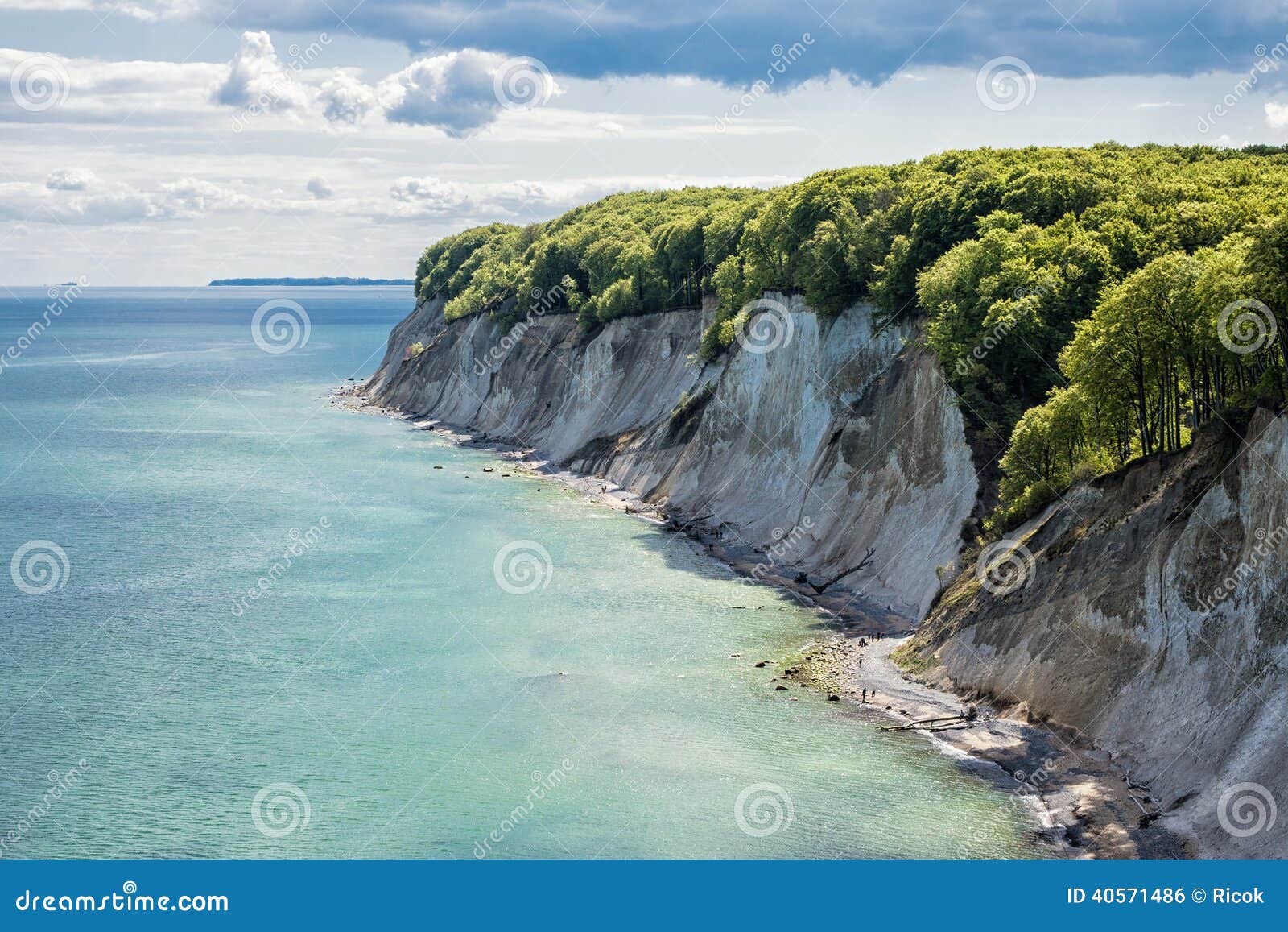 Chalk cliff stock photo. Image of green, chalk, travel 40571486