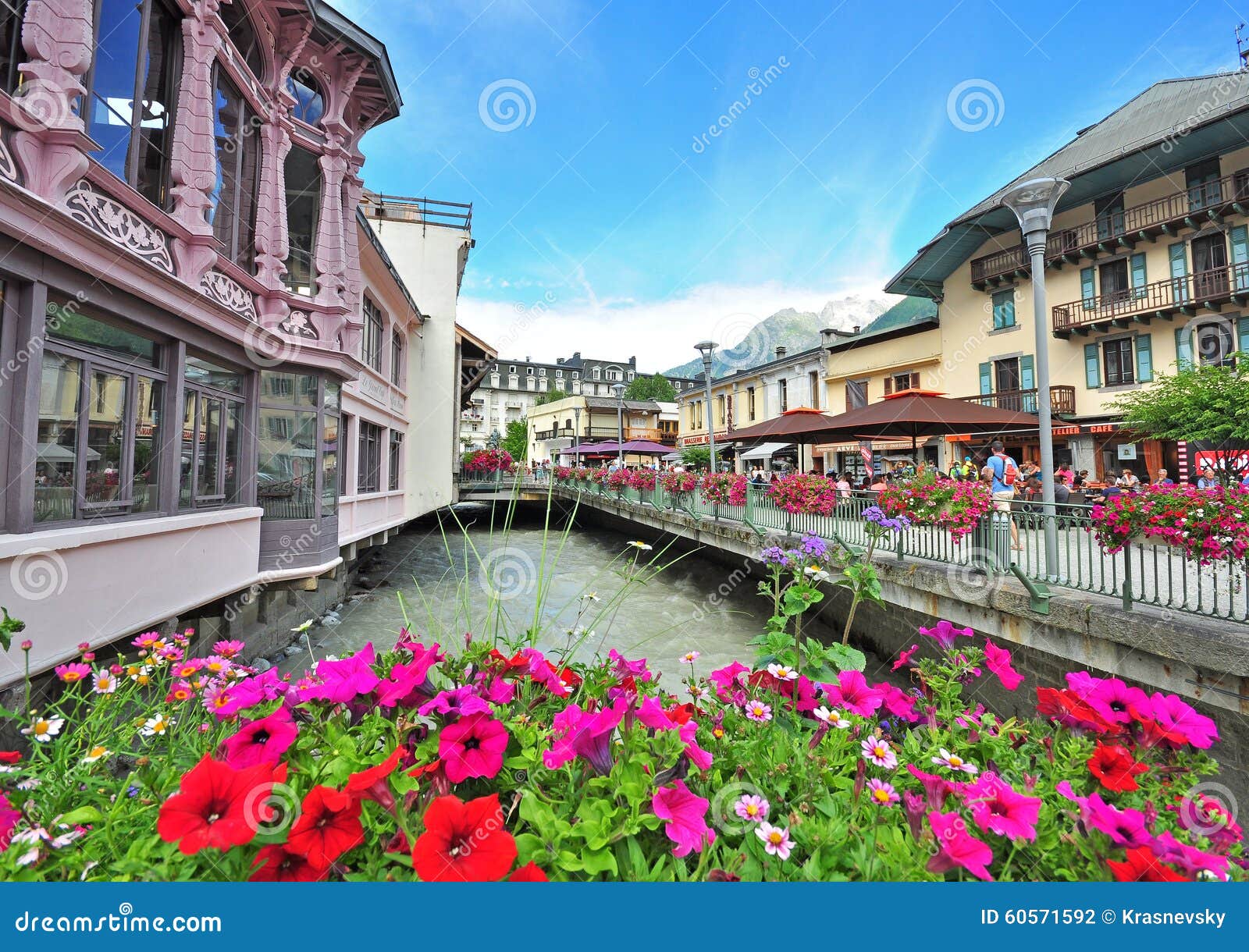 ChamonixMontBlanc Su Estate Fotografia Editoriale Immagine di