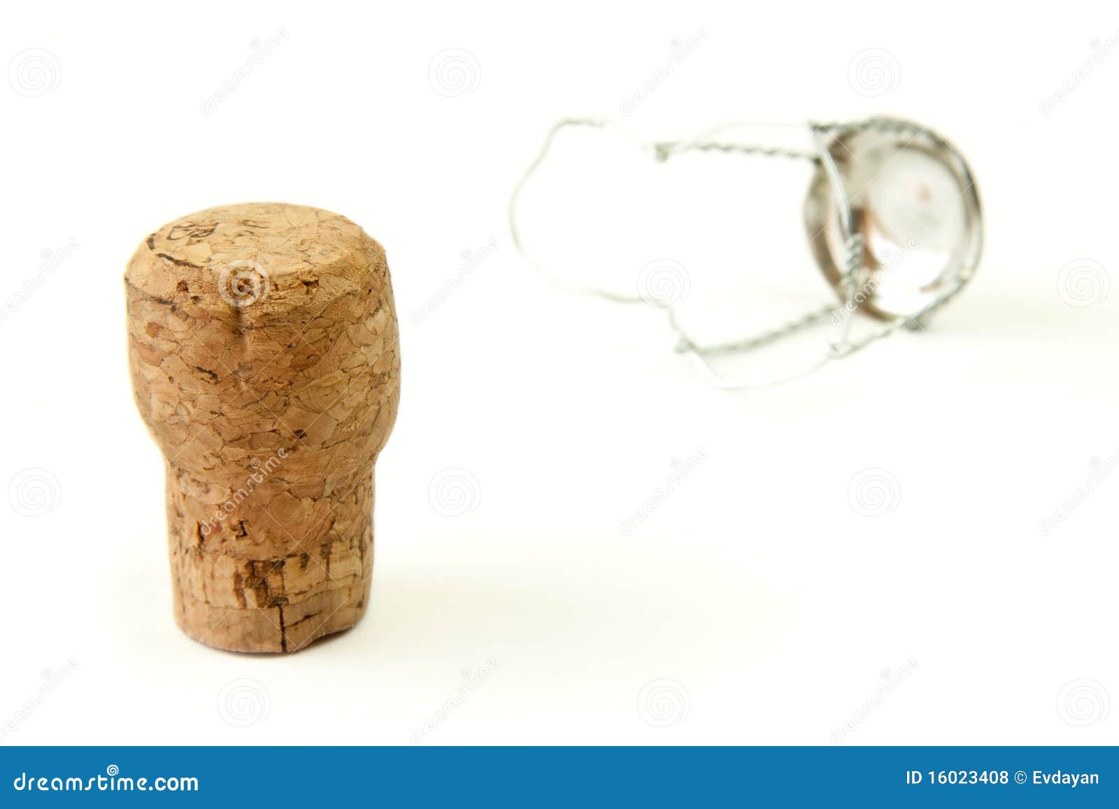 champagne-cork-16023408.jpg