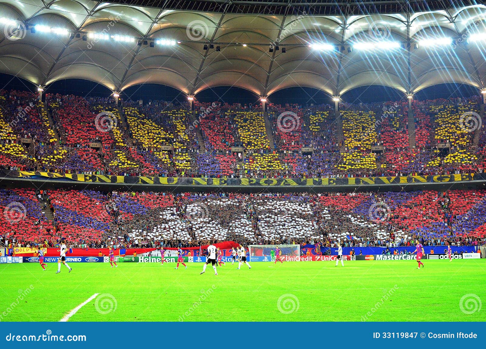 CHAMPIONS LEAGUE: STEAUA BUCHAREST-LEGIA WARSAW Editorial Photography -  Image of bucharest, football: 33119847