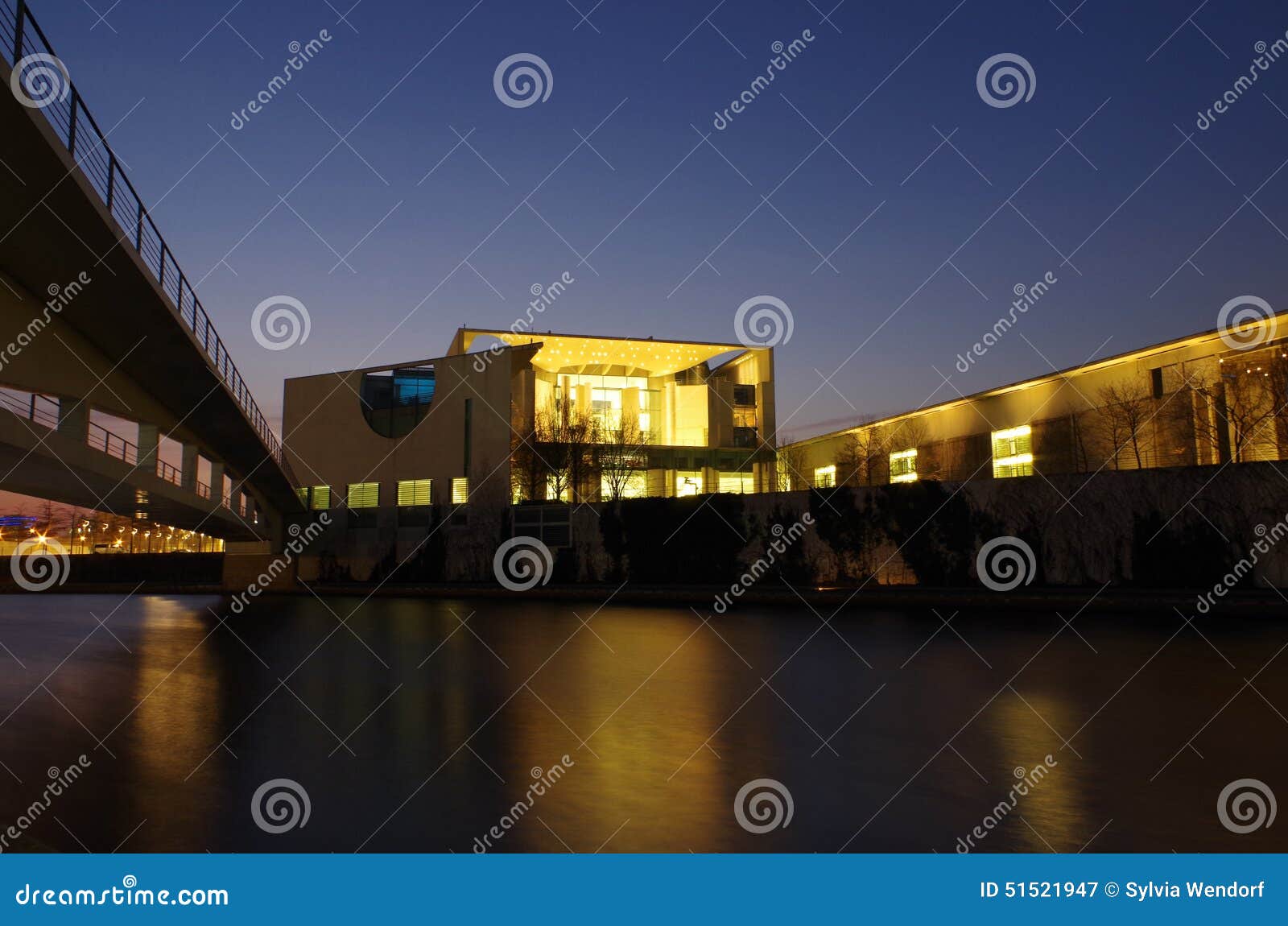 chancellery building in berlin at night