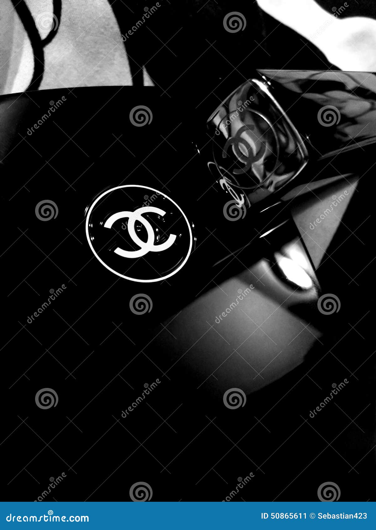 Chanel Logo Abstract - Mobile Phone Photography Editorial Photo - Image of  clothed, clothes: 50865611