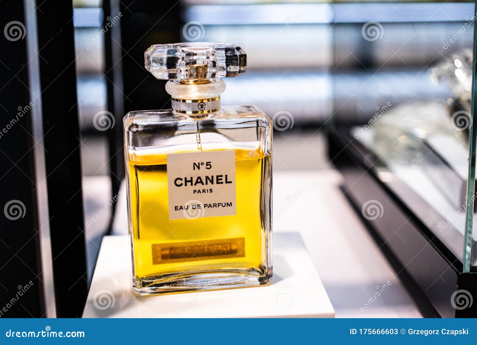 Chanel Paris No. 5 Perfume on Shop Display, Chanel No Editorial Stock Photo  - Image of light, bottle: 175666603