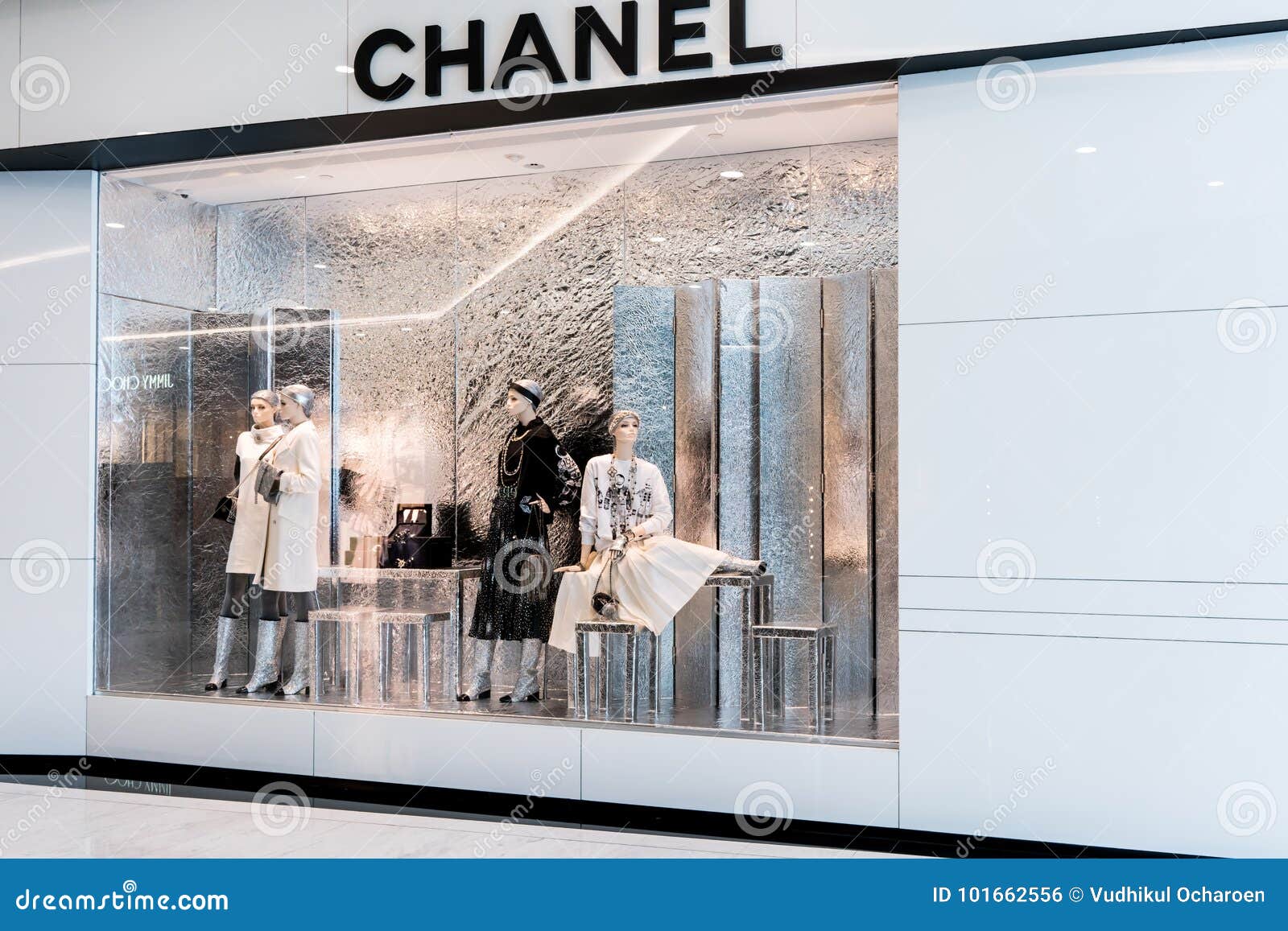 Stjerne Porto tragedie Chanel Shop at Emquatier, Bangkok, Thailand, Sep 7, 2017 Editorial Photo -  Image of glass, casual: 101662556