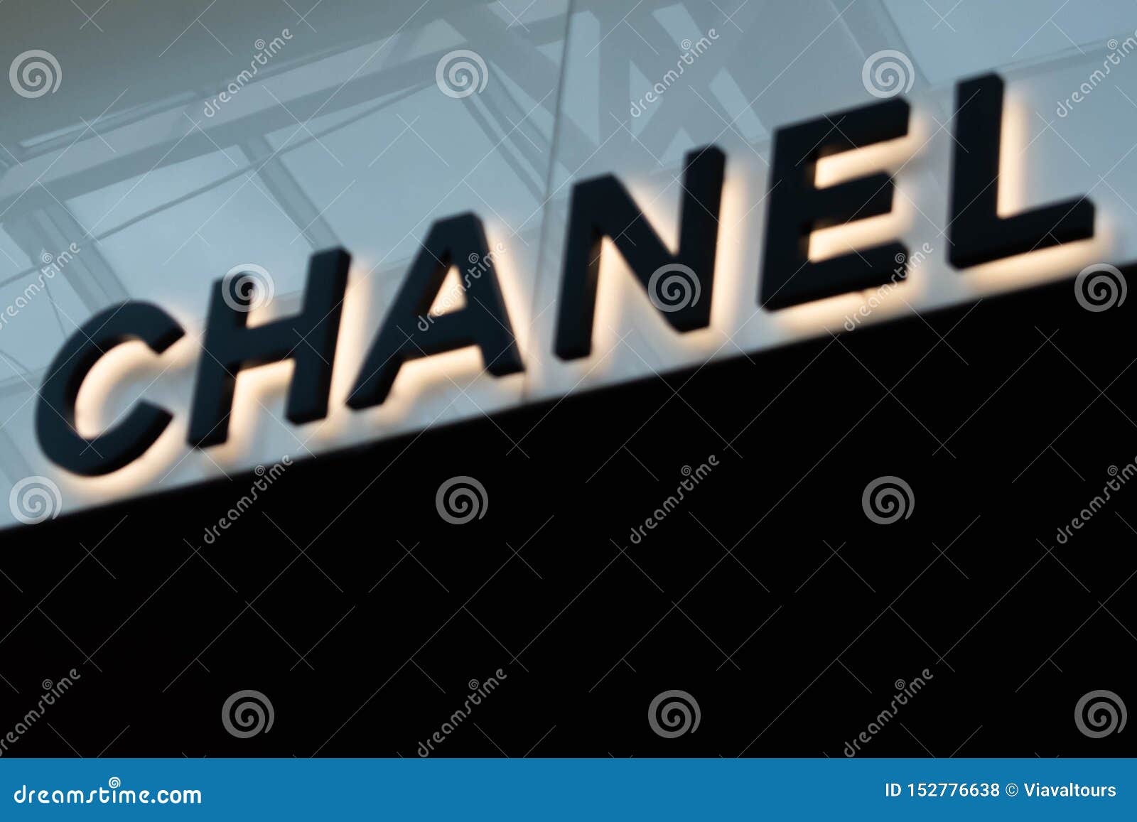 Chanel Sign in the Mall at Millenia 17 Editorial Stock Photo - Image of  concept, carolina: 152776638