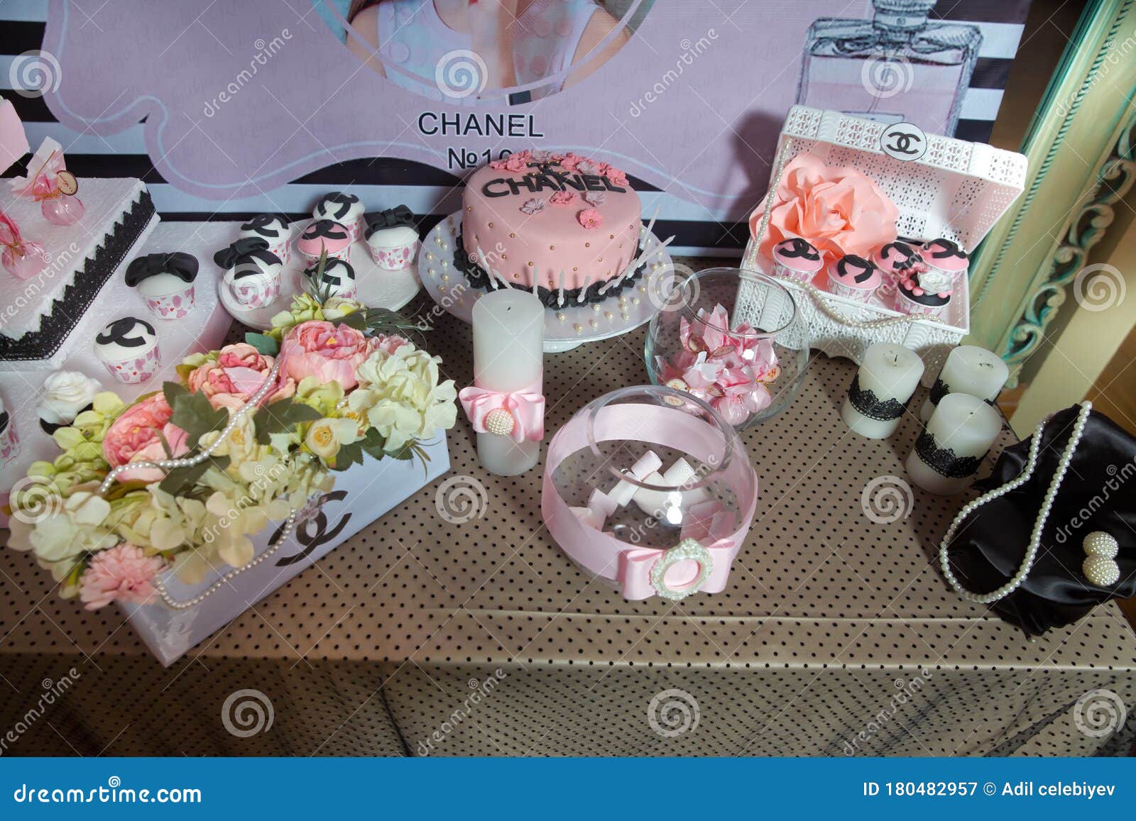 Cake Smash Water Stock Photos - Free & Royalty-Free Stock Photos from  Dreamstime