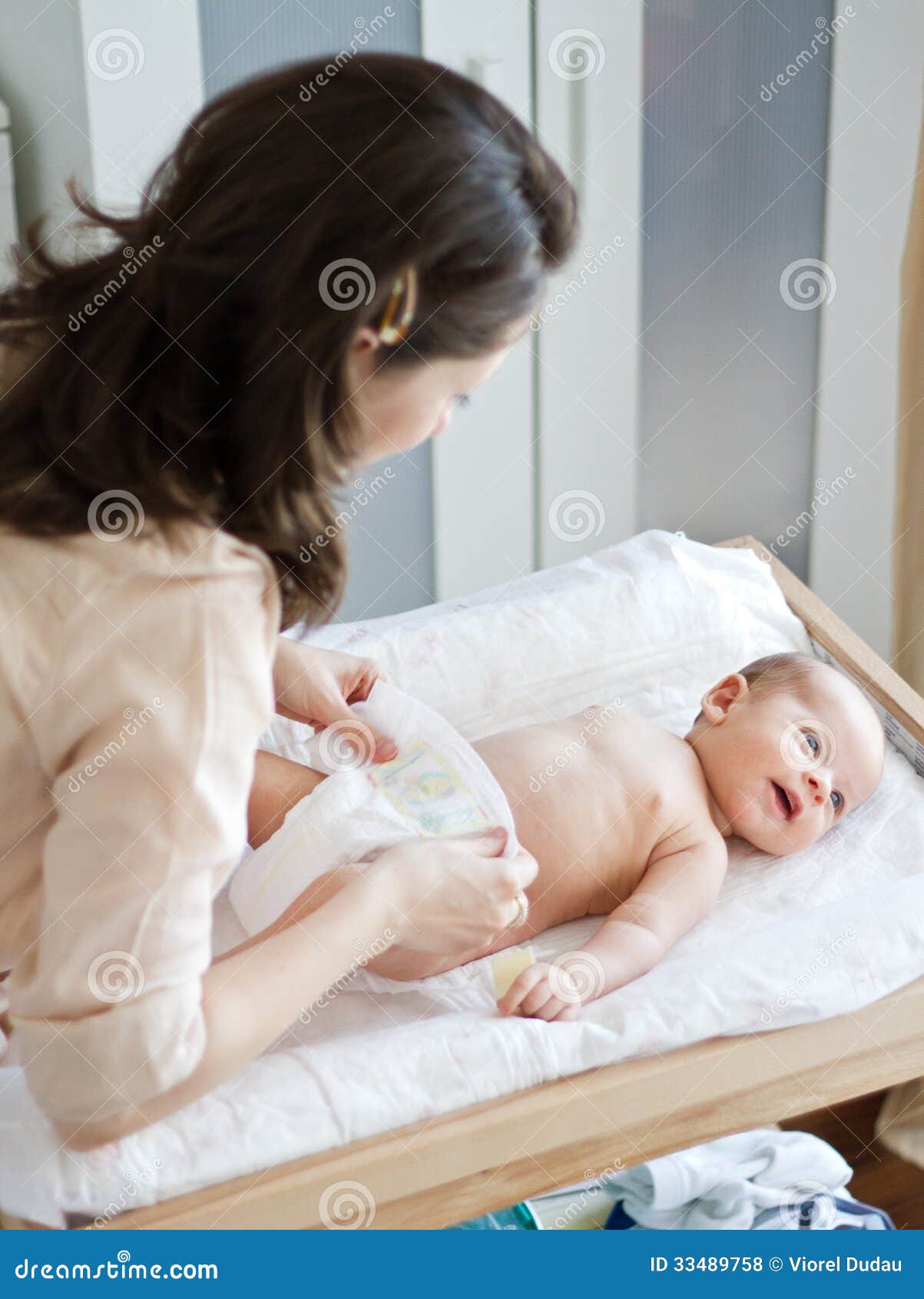Changing Diaper Royalty Free Stock Photos - Image: 33489758