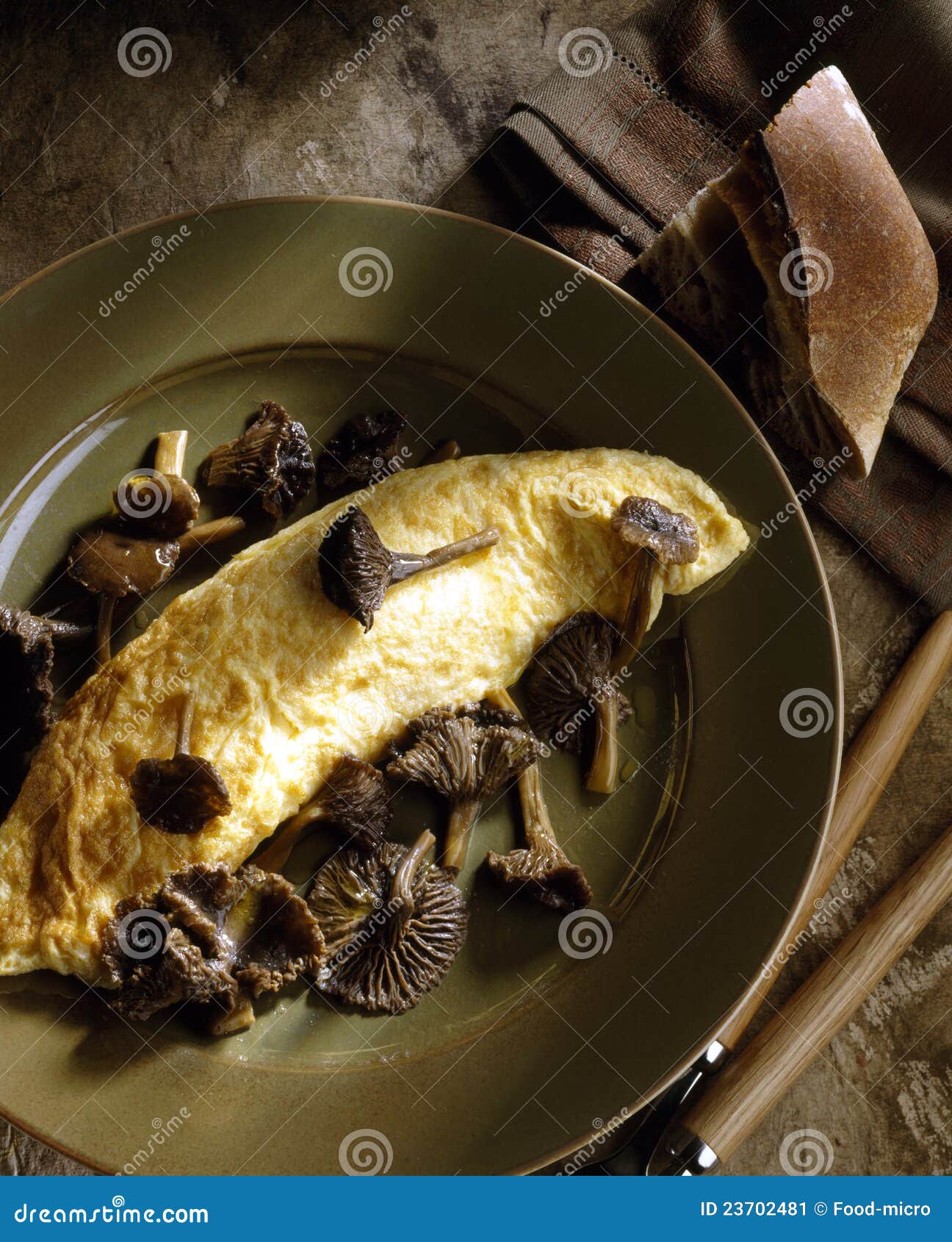 Chanterelle omelette stock image. Image of vegetable 23702481